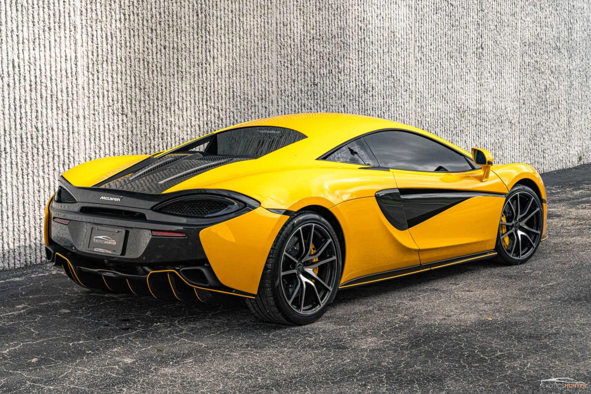 mph009_1146370893_Used_2016_Mc_Laren_570_S_w_EVERY_Carbon_Exterior_Pack_Lux_Pack_Front_Lift_1754945163_d33bff57fc
