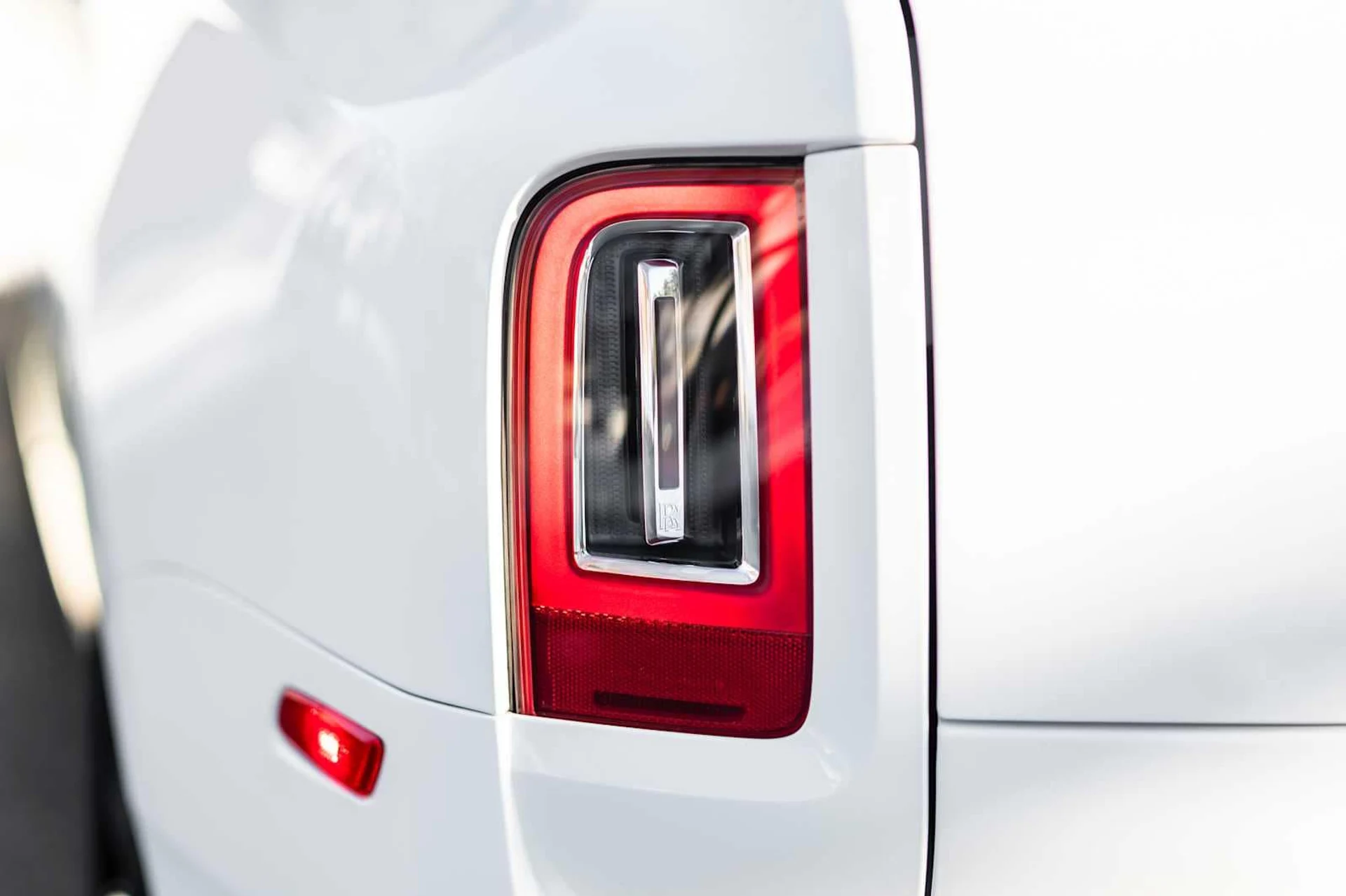 mph009_1151740485_da1968907a78f8d4e9f2dd9a016dde45x_46f30506db