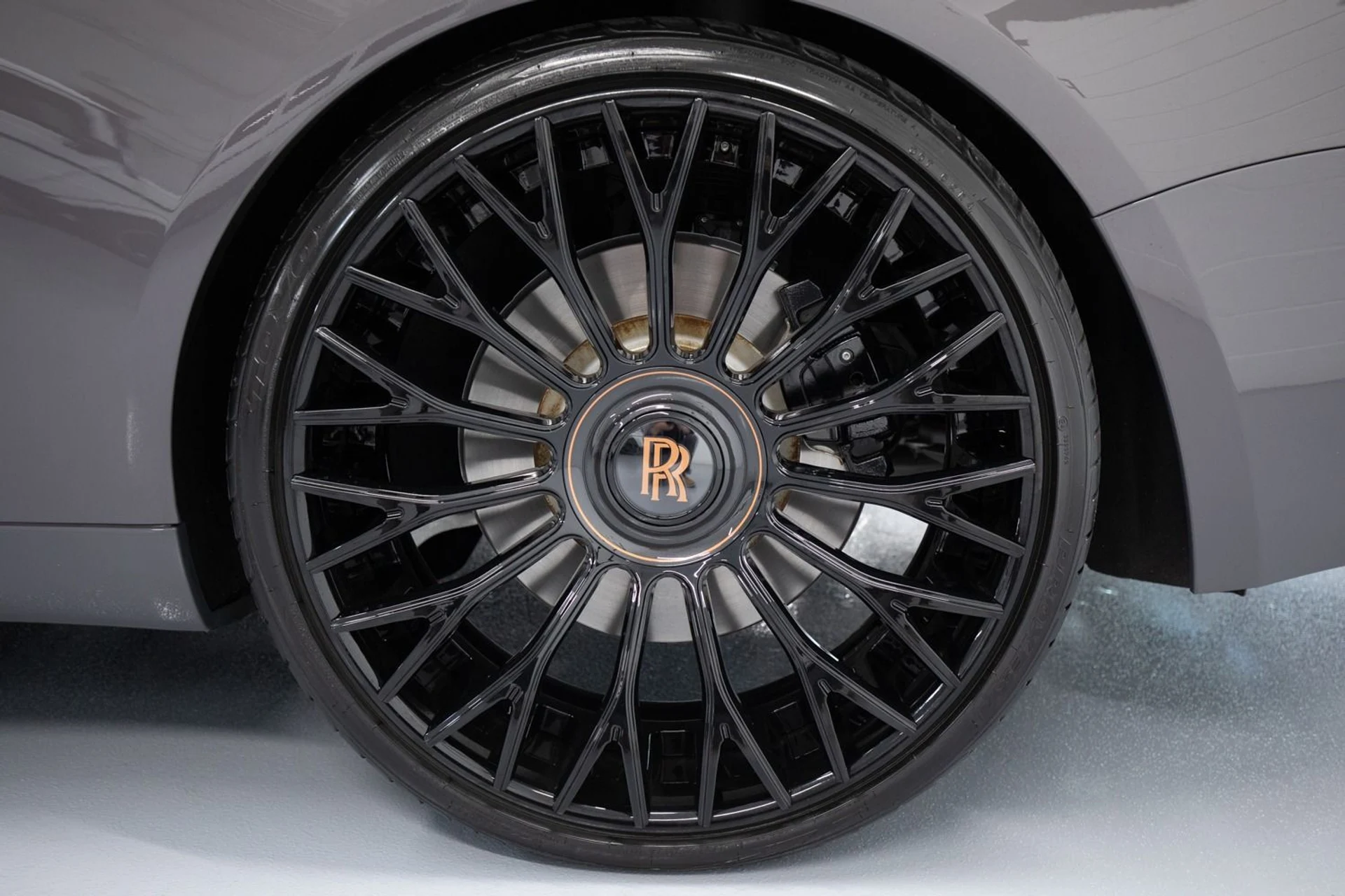 mph009_1155171635_Used_2018_Rolls_Royce_Wraith_Luminary_Collection_1708563018_b56ddf91e4