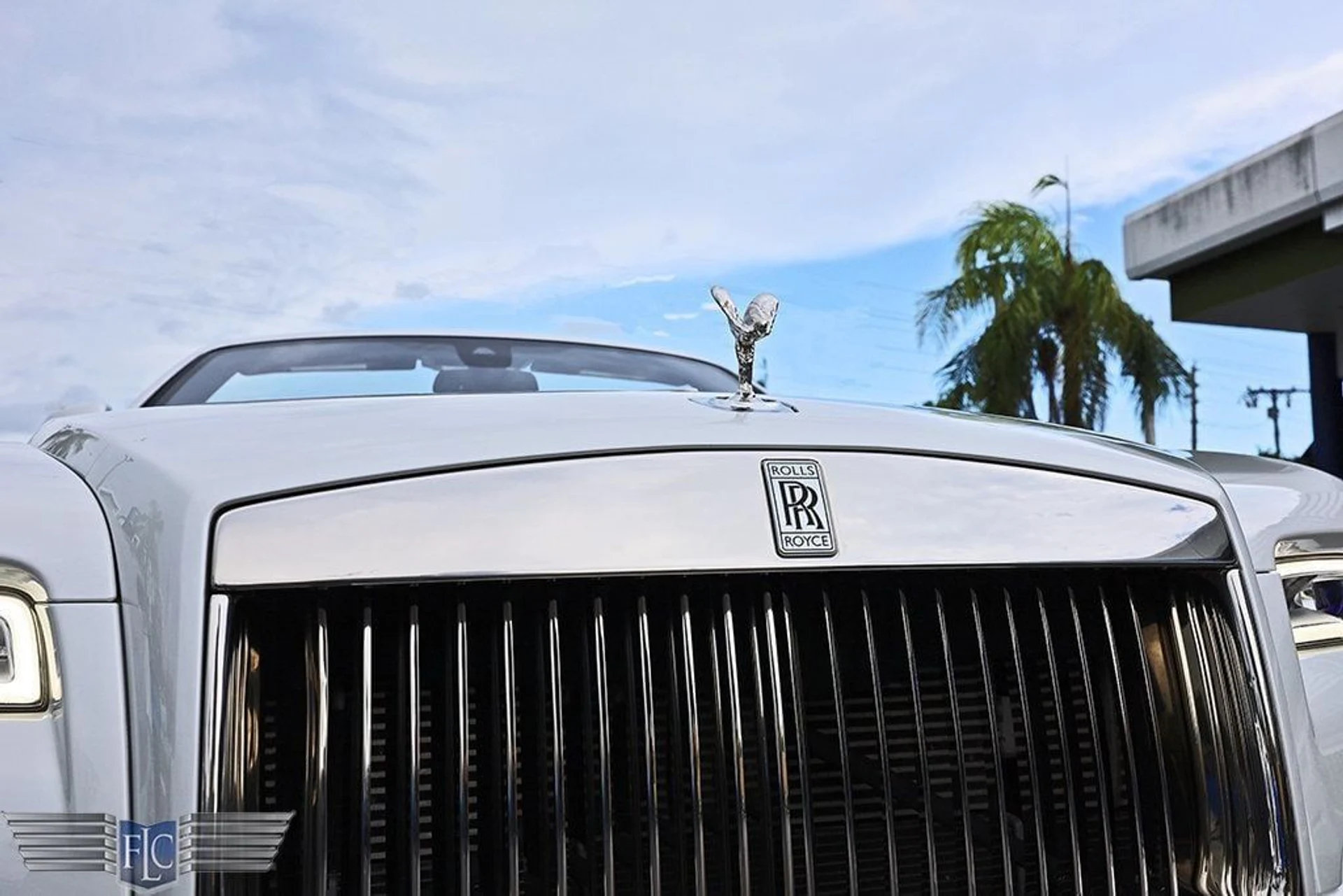 mph009_1157808429_used_2018_rolls_royce_dawn_convertible_6305_22879158_10_1024_d6e9c1c6a0