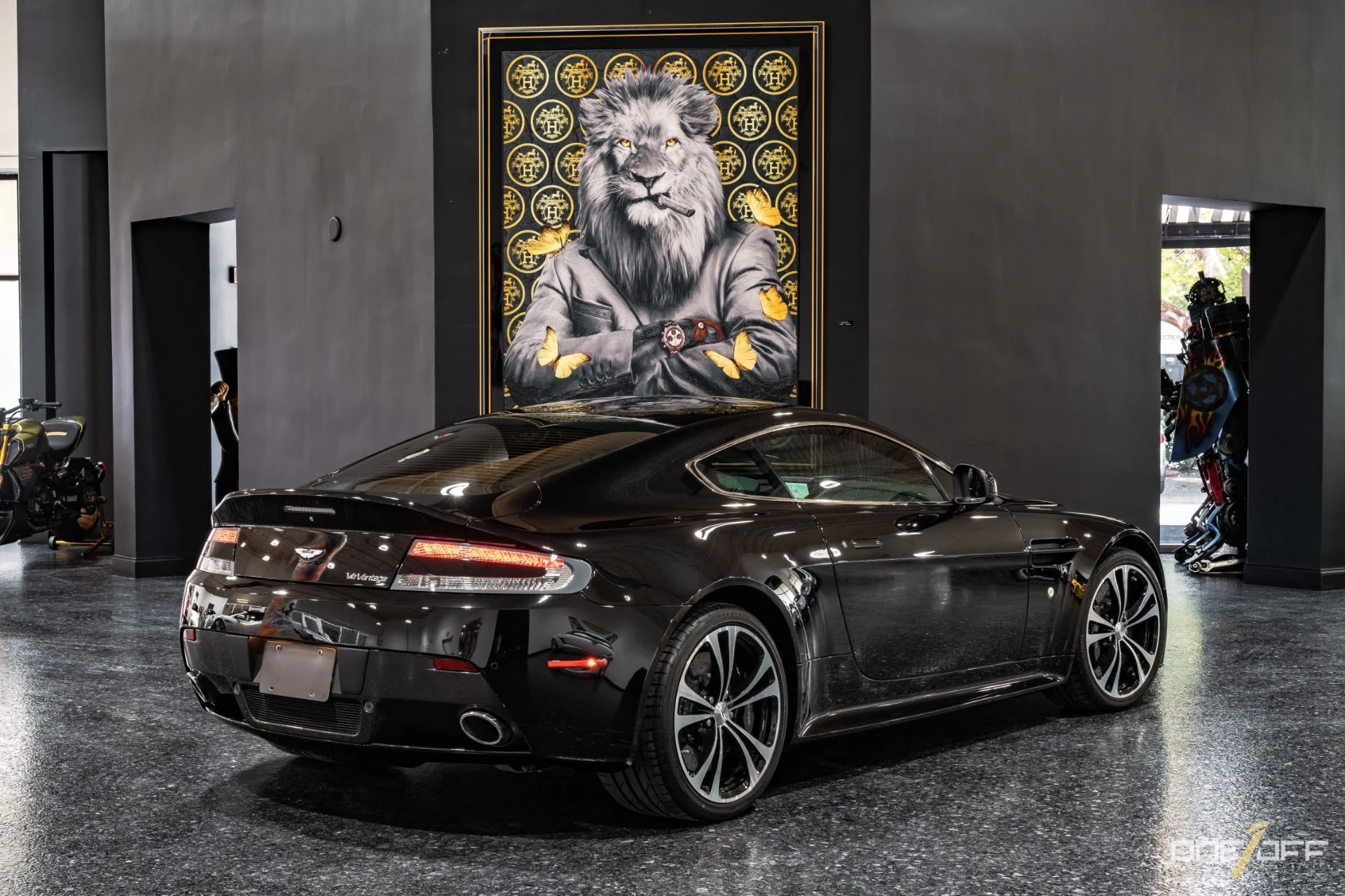 mph009_1159751345_Used_2011_Aston_Martin_V12_Vantage_Carbon_Black_6_Speed_in_Immaculate_Condition_1756349737_1ab1c057b7