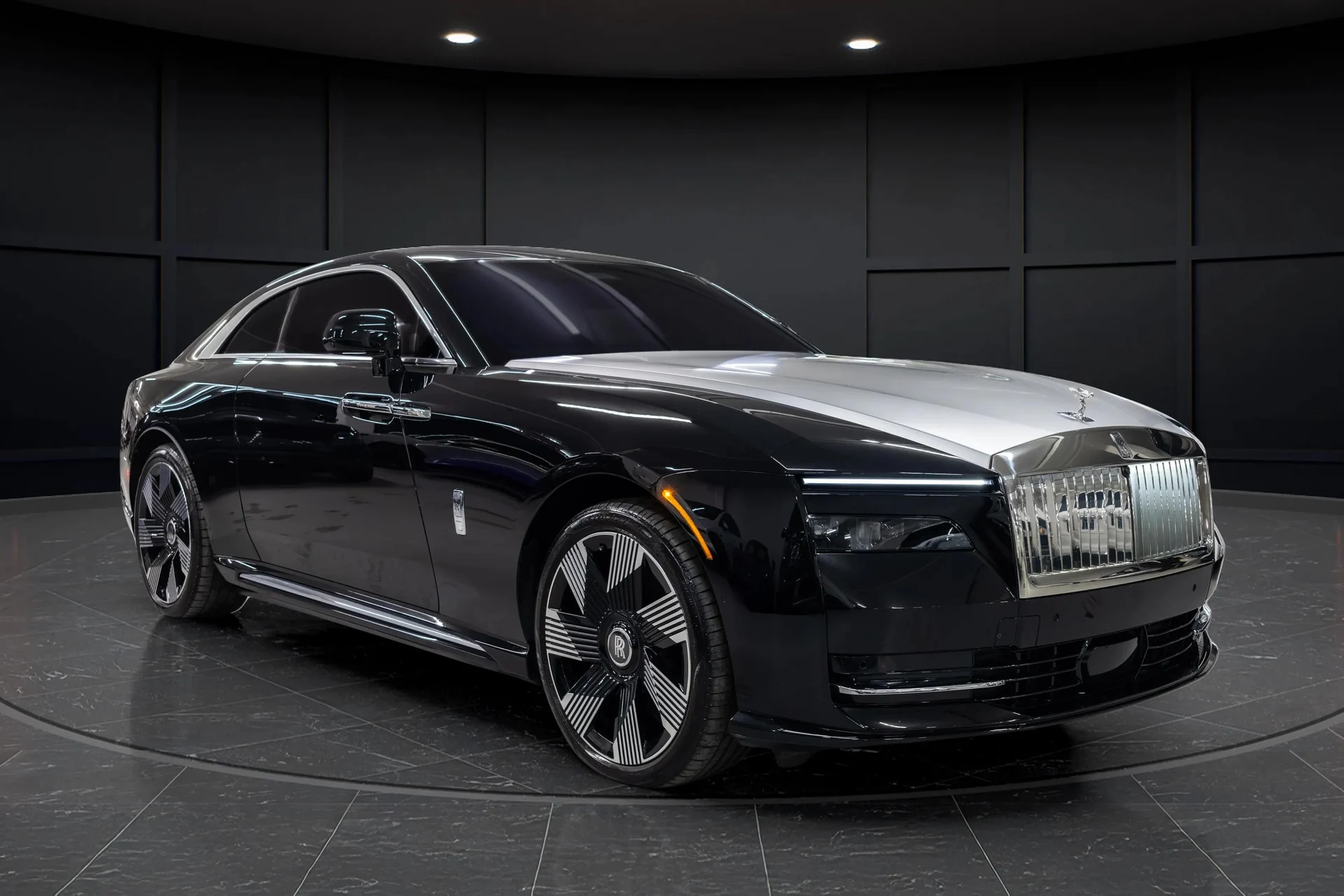 mph009_1160647399_8ecde948_5eb0_4f66_bbda_0f040adb9e03_202420_Rolls_Royce20_Spectre2028_SCATK_2_C04_RU_22313629_7_13af1451f8