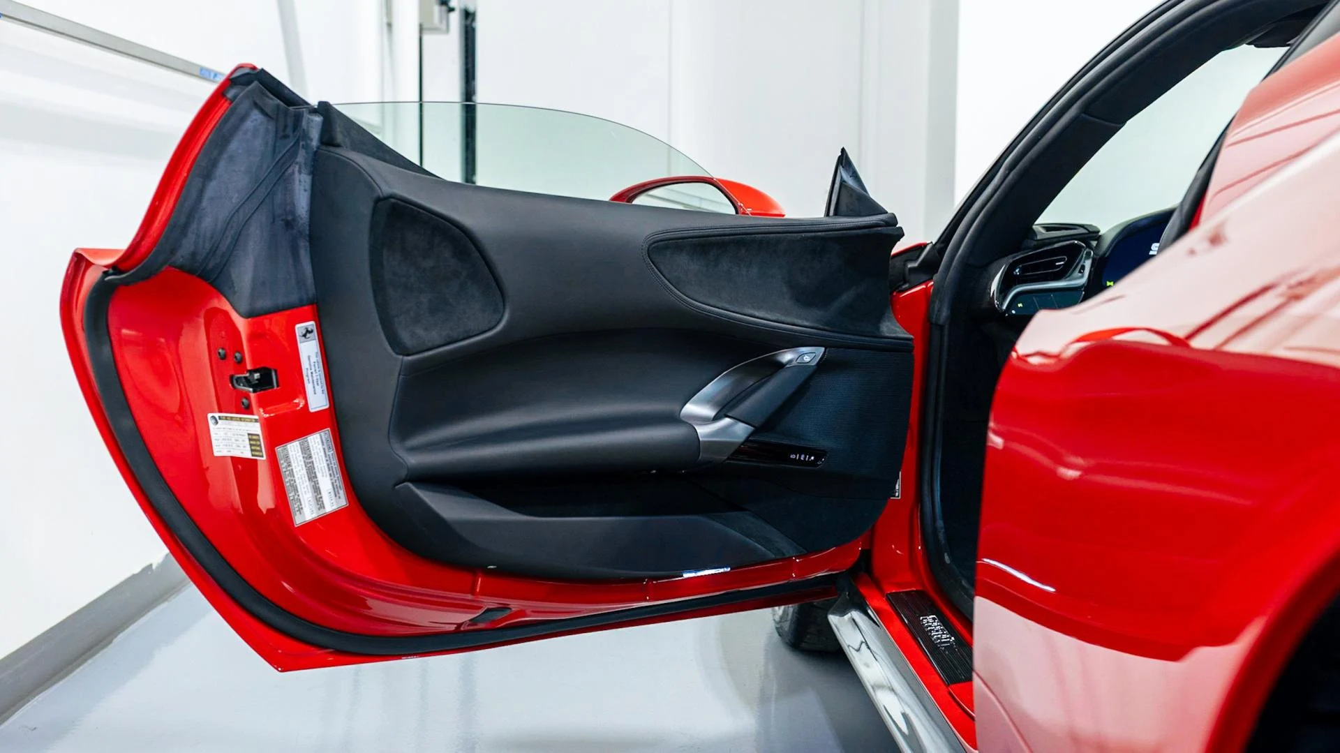 mph009_117208112_Used_2024_Ferrari_SF_90_Stradale_1785931074_afb29a3c3d