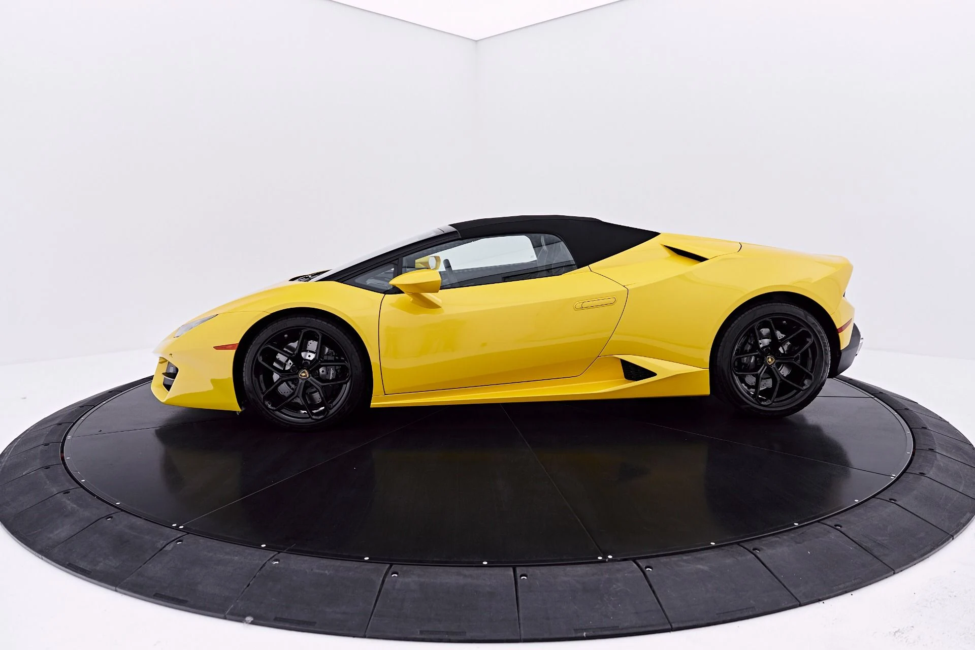 mph009_1175424031_Used_2018_Lamborghini_Huracan_LP_580_2_S_1784246785_85f18eb94a