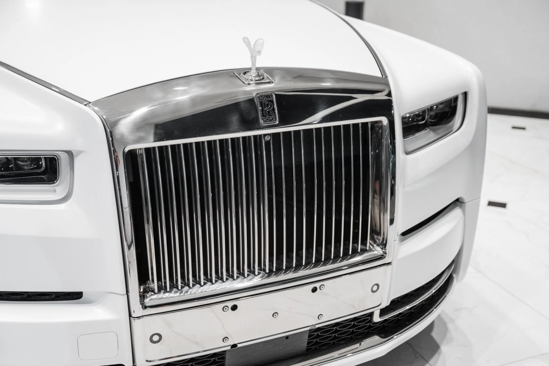 mph009_1182033795_Used_2018_Rolls_Royce_Phantom_1778080053_ea3d665cc8