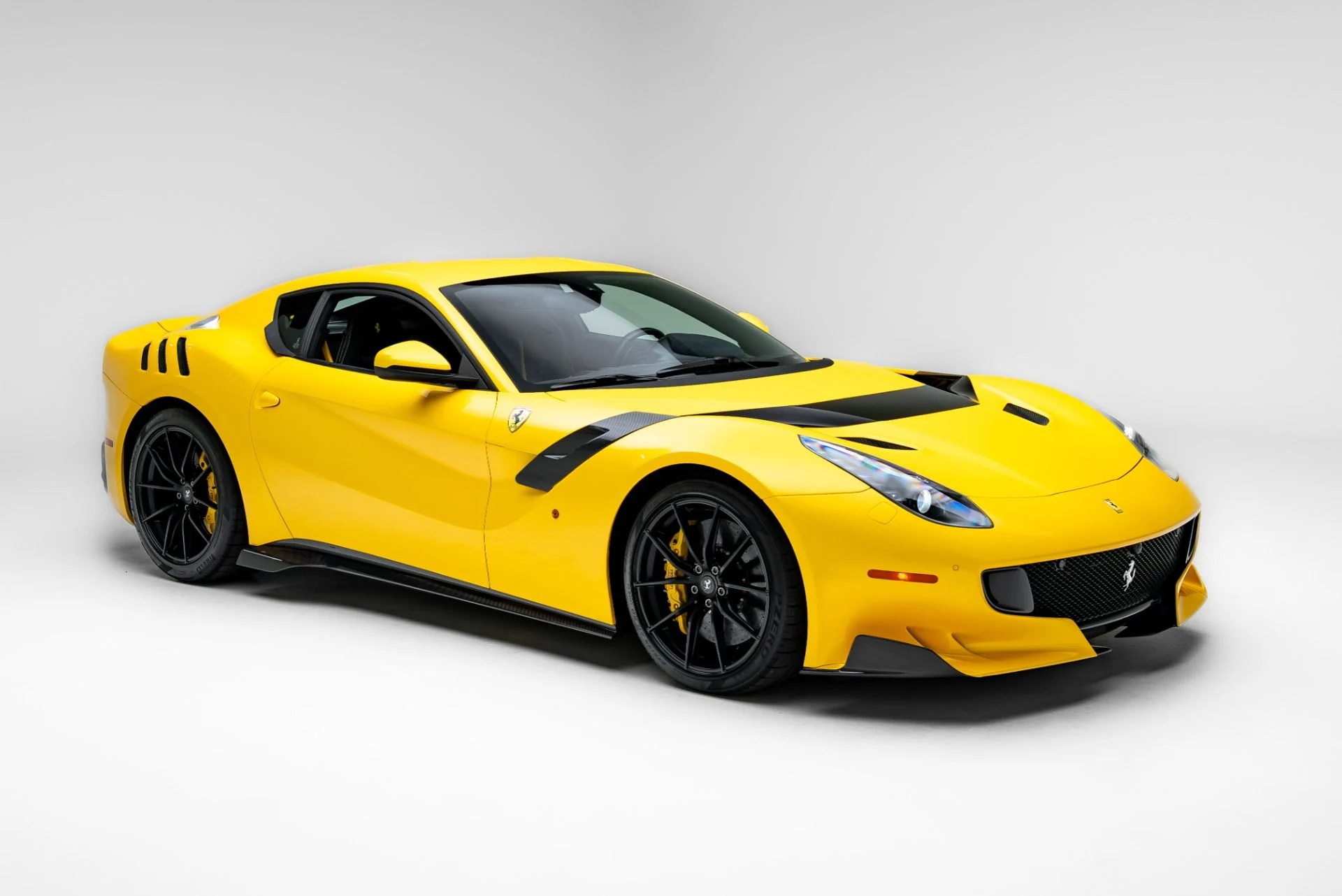 mph009_1187171902_Used_2017_Ferrari_F12tdf_1777399989_24d98b907c
