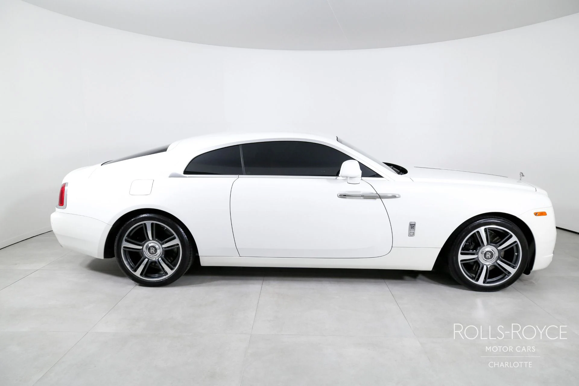 mph009_1189306558_Used_2019_Rolls_Royce_Wraith_1701539384_f333a936bb
