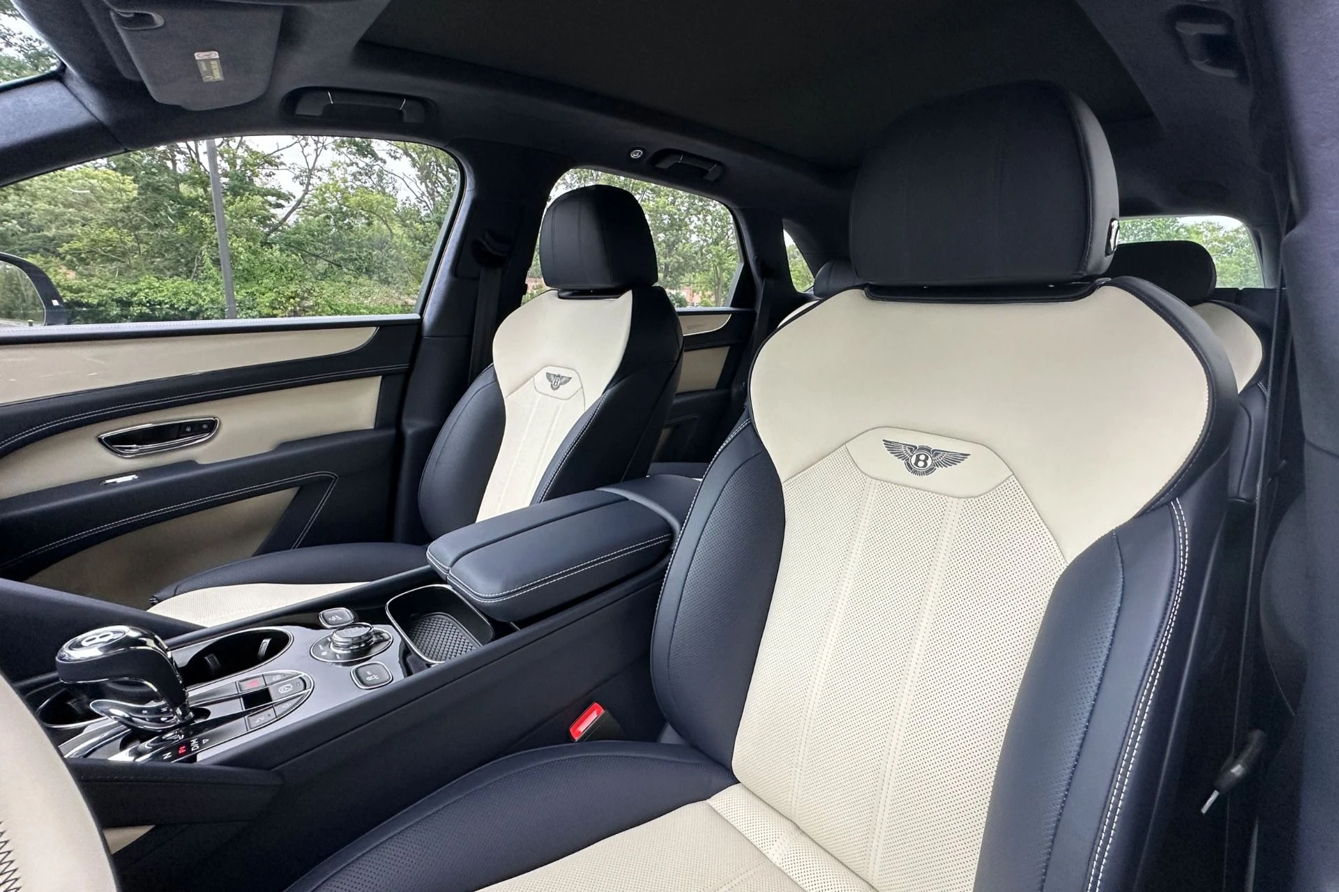 mph009_1190505588_New_2026_Bentley_Bentayga_V8_1784720366_b9cea3a7be