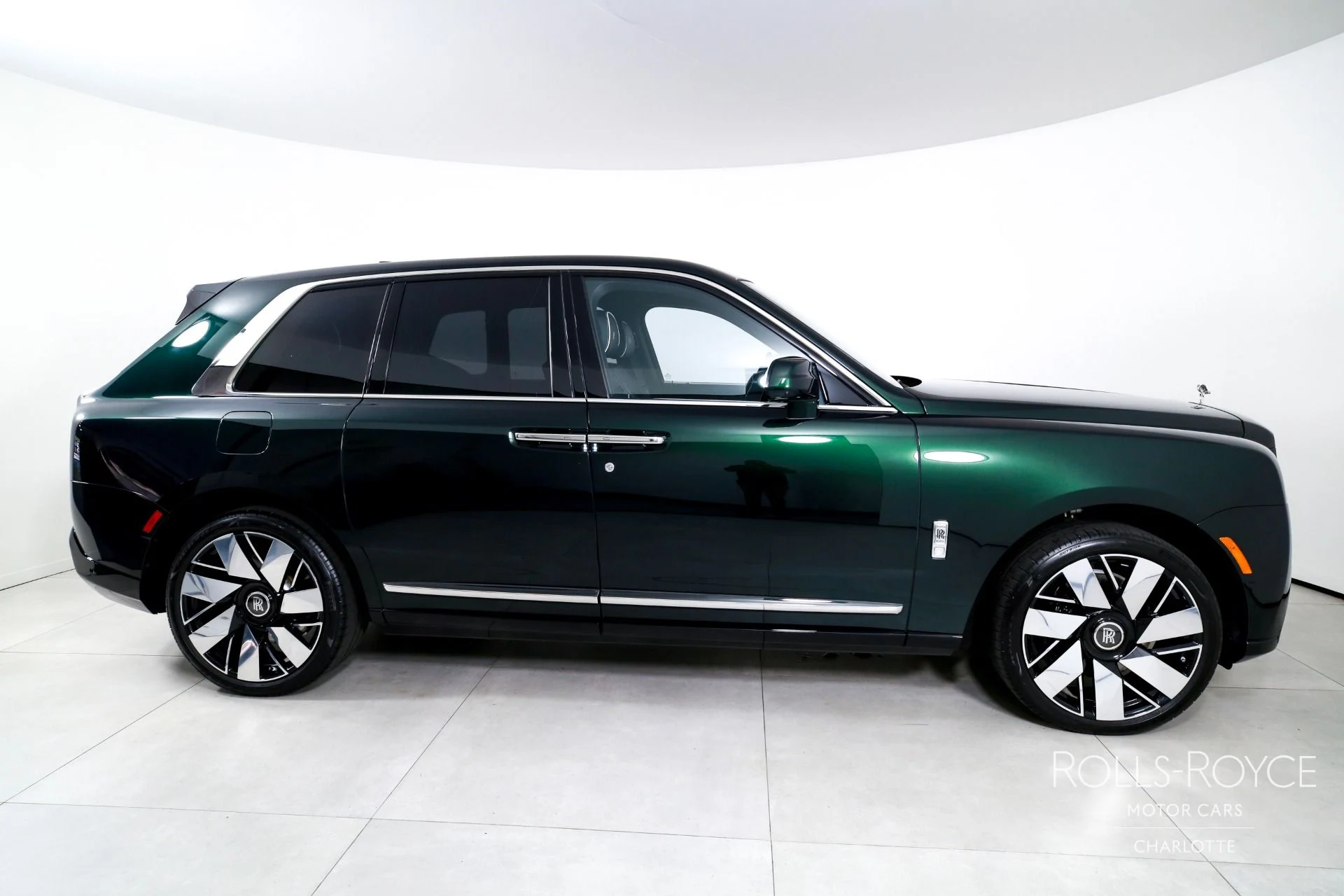 mph009_1199182763_Used_2026_Rolls_Royce_Cullinan_1782492923_fddbbd3144