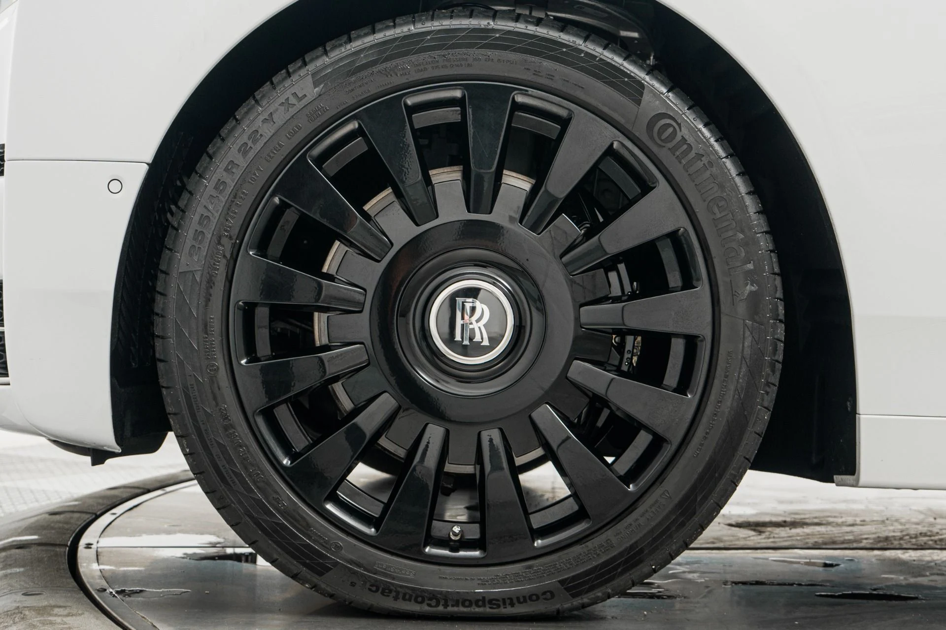 mph009_12006586_Used_2023_Rolls_Royce_Phantom_Shooting_Star_Headliner_Very_Low_Miles_1768421489_652635c651