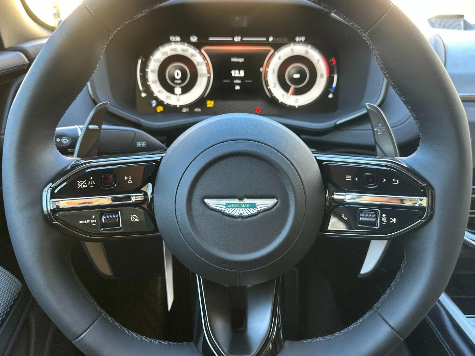 mph009_1200973542_New_2026_Aston_Martin_DBX_S_1790736453_692435c4fb