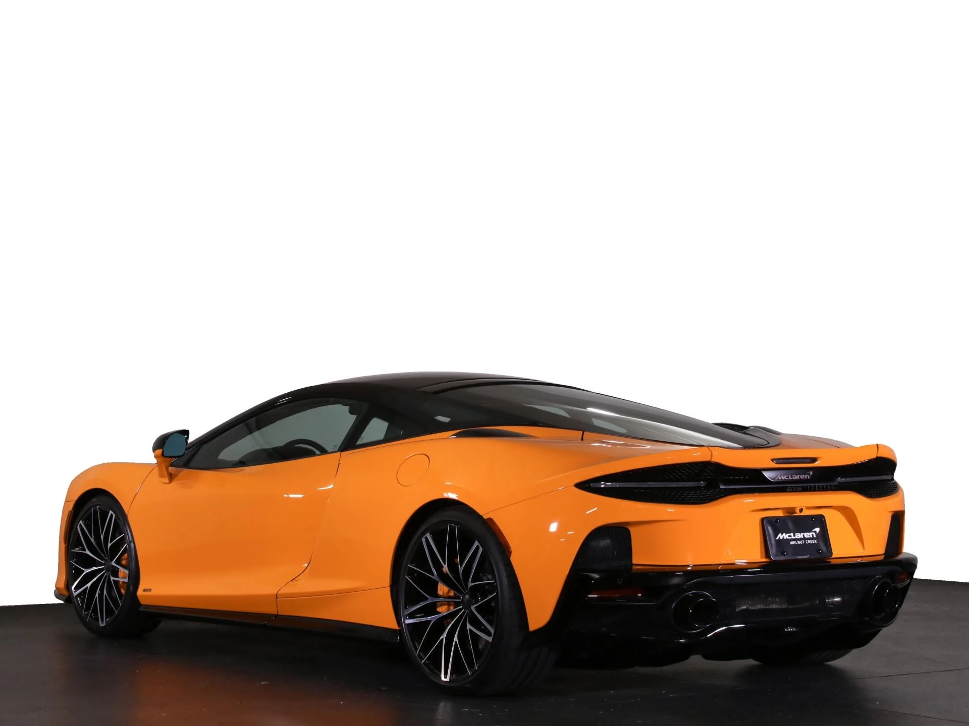 mph009_121518204_New_2025_Aston_Martin_DBX_707_1752246484_15fdea786e