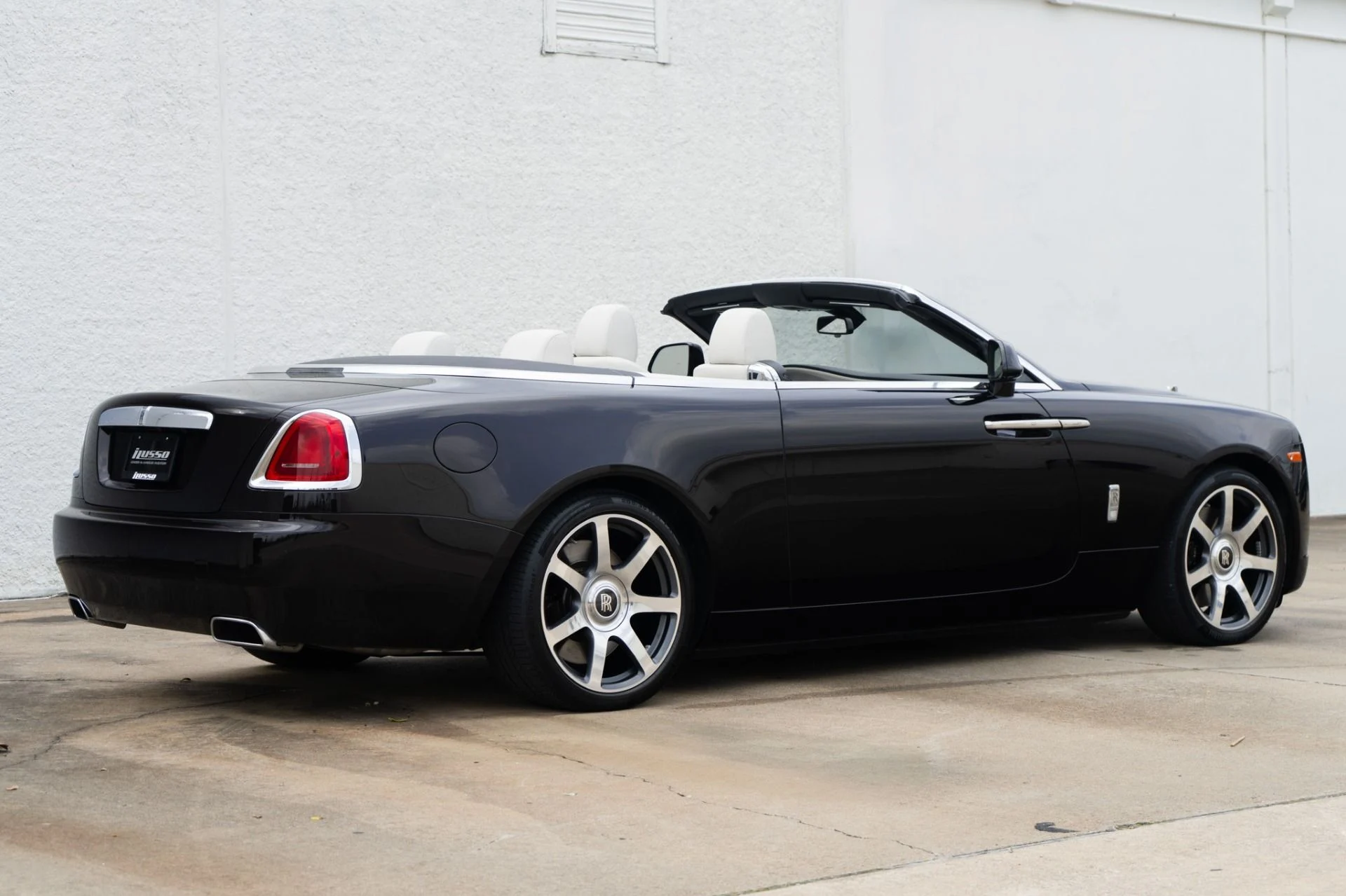 mph009_1238810037_Used_2017_Rolls_Royce_Dawn_1771784248_1fe0bd2cf6