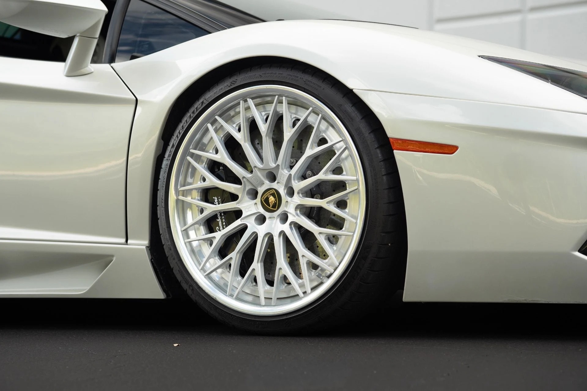 mph009_1239404538_Used_2015_Lamborghini_Aventador_LP_700_4_1755636746_6c3d88923f