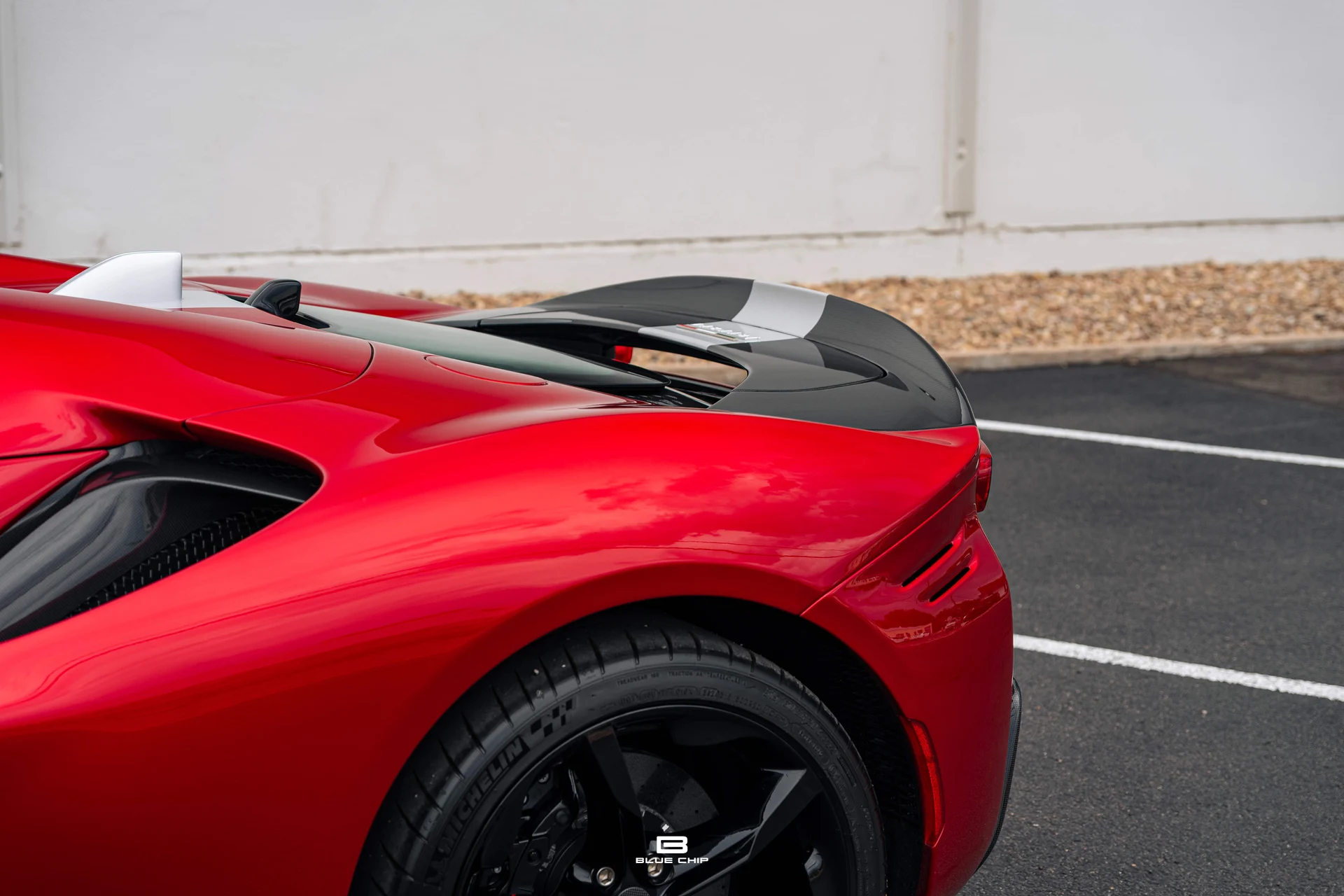 mph009_1244852744_6a6a8569b49f94456a16b37f_23796_202025_20_Ferrari_20_SF_90_20_Spider_20_Roso_20_Magma_10_491e9e4837