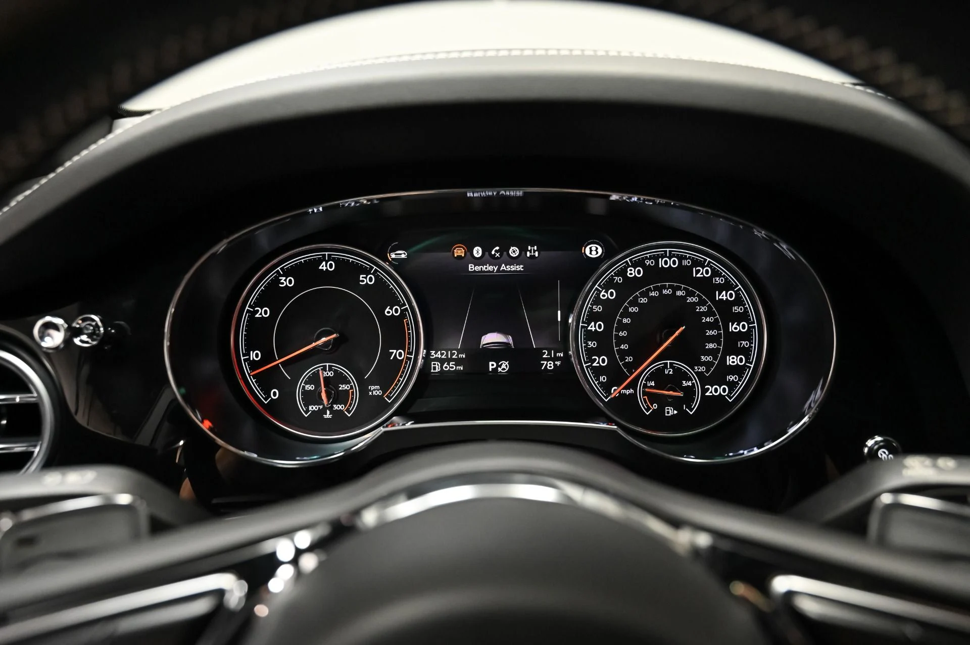 mph009_1247359119_Used_2018_Bentley_Bentayga_W12_1756239179_a4d93fb556