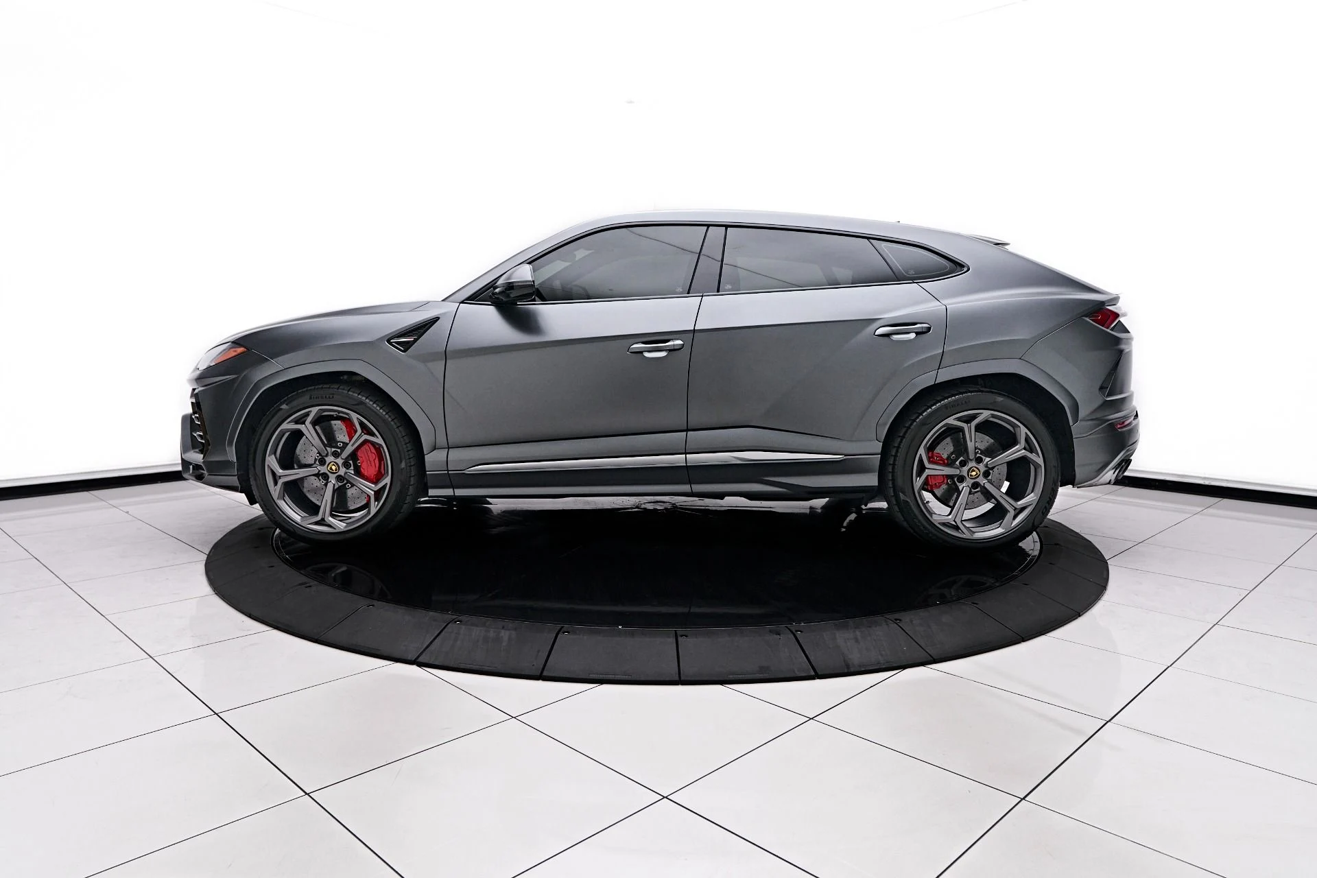 mph009_1253596438_Used_2020_Lamborghini_Urus_Base_1758905541_9b48ed49f6