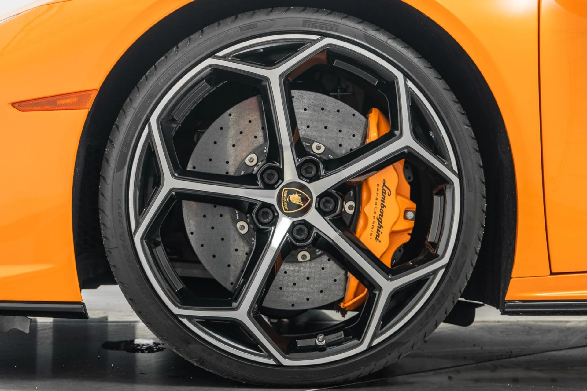 mph009_1259116732_Used_2020_Lamborghini_Huracan_EVO_Spyder_Low_Miles_Full_PPF_Naturally_Aspirated_V10_1776374441_1a50f66704