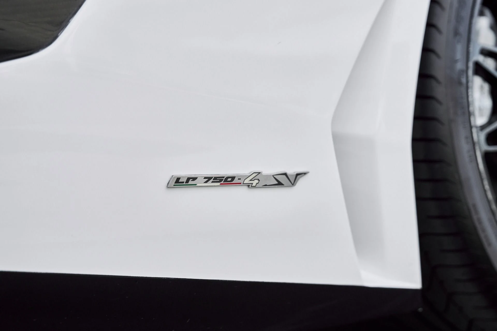 mph009_1268111193_Used_2017_Lamborghini_Aventador_LP_750_4_Super_Veloce_1768358645_4a3eaa1d53