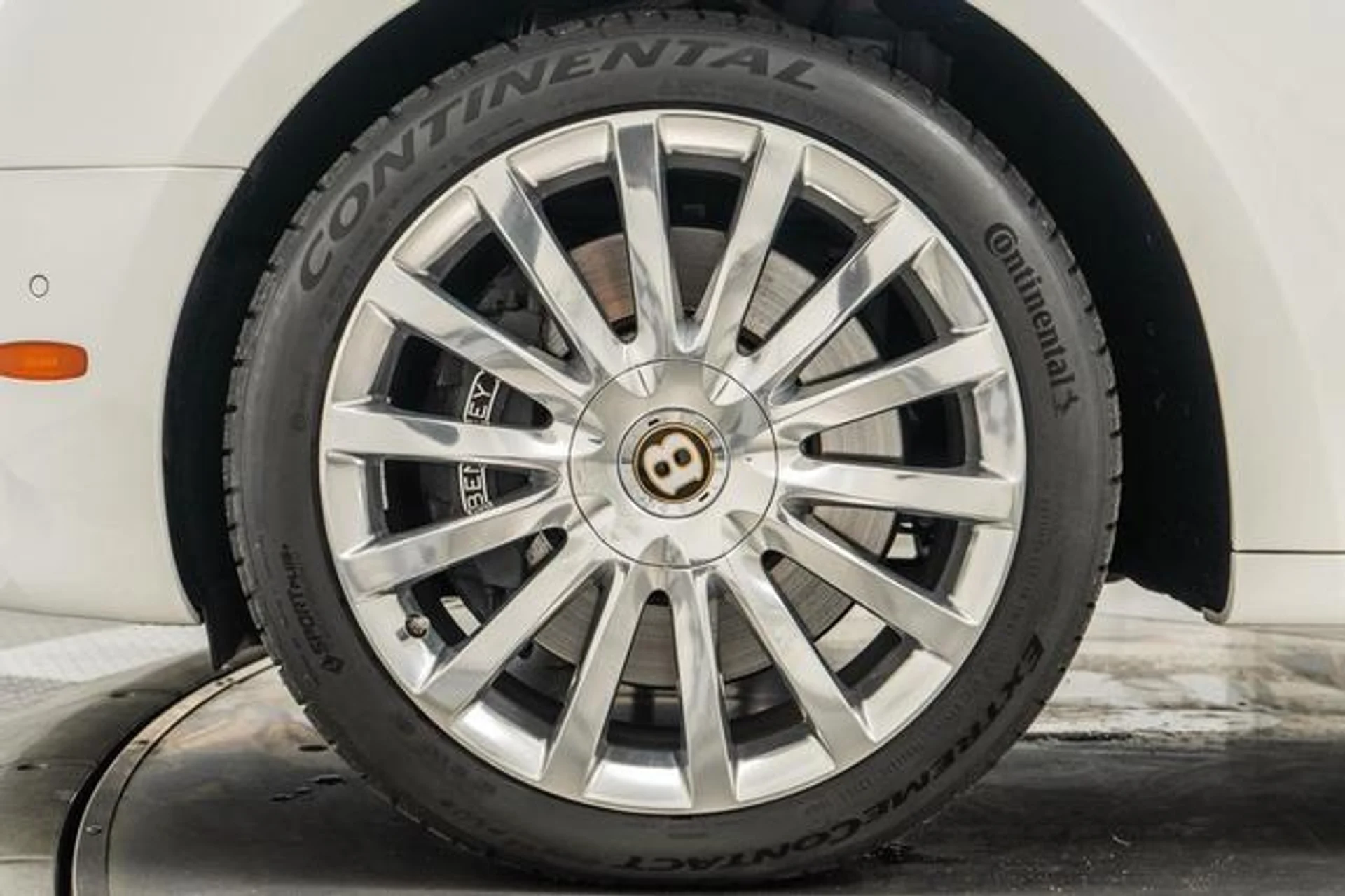 mph009_1272620395_VX_Jby_WR_1zk3_S_Du1eum_ZV_LO_JE_b7056247ae