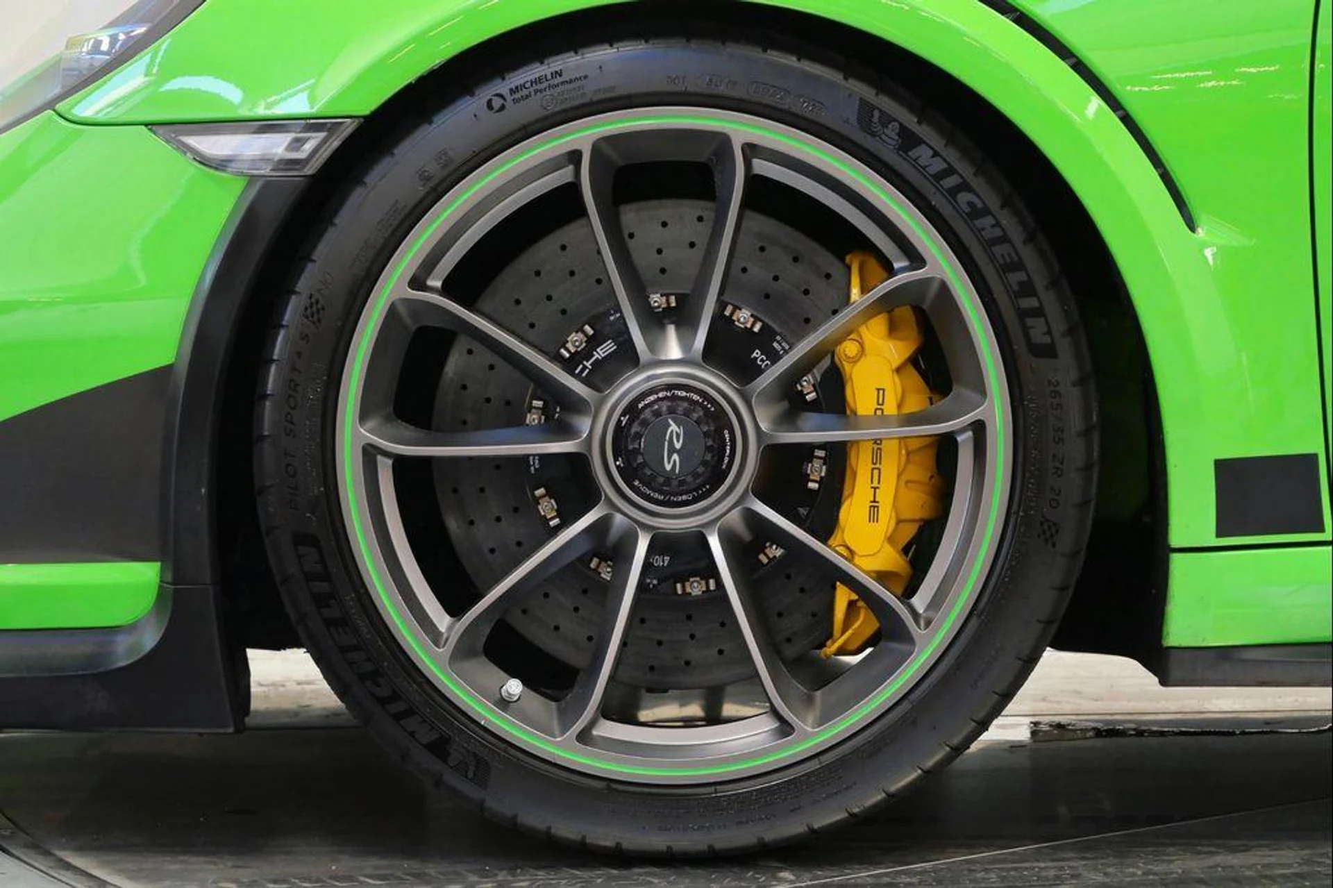 mph009_127441027_F9xy_UWP_8_Z_Tz77_IQ_Yg1q2f9i2u_K8_824fb5990b