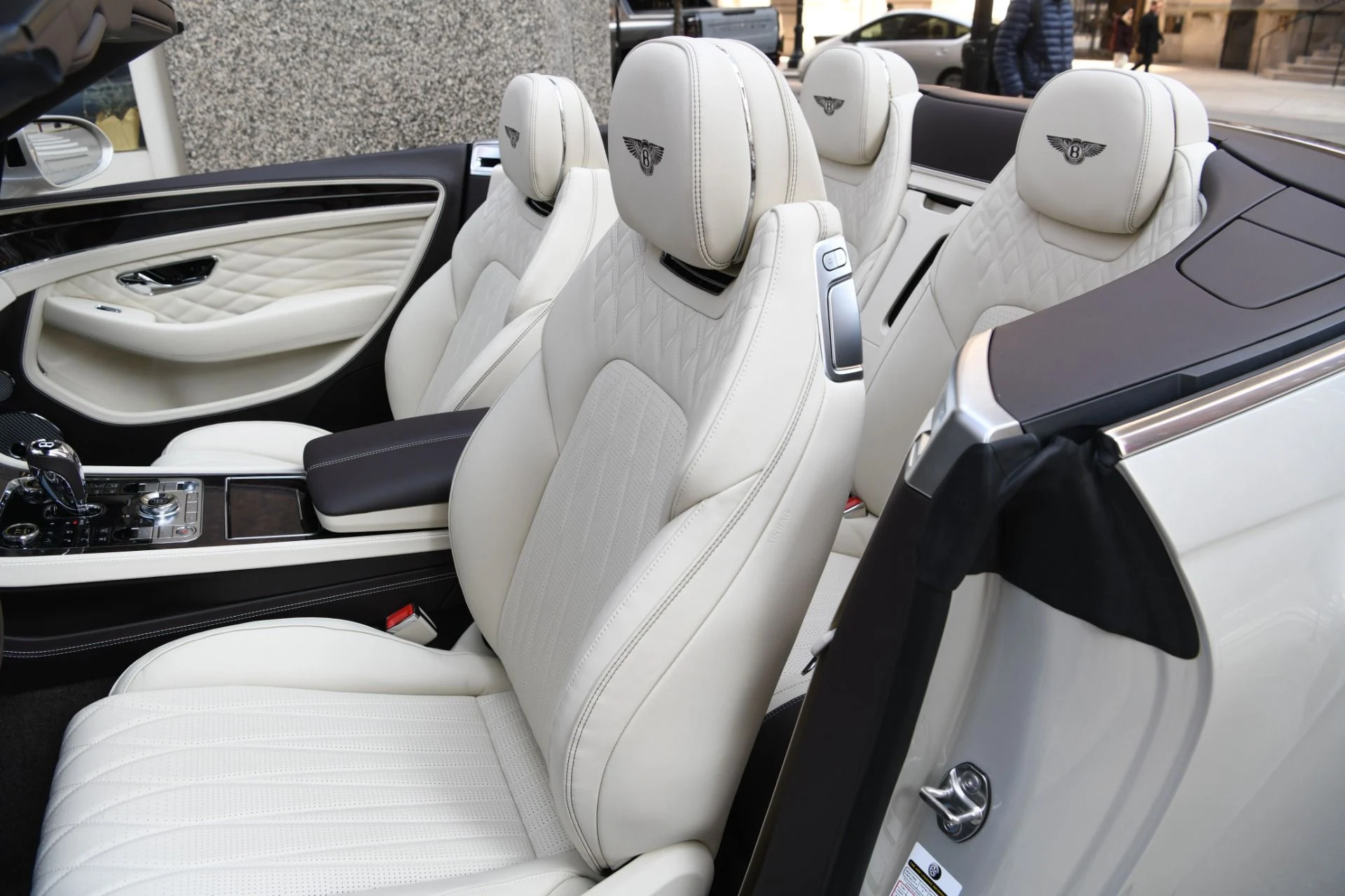 mph009_127623765_Used_2024_Bentley_Continental_GTC_Convertible_GTC_Azure_V8_1758921340_22b2fcdfd6