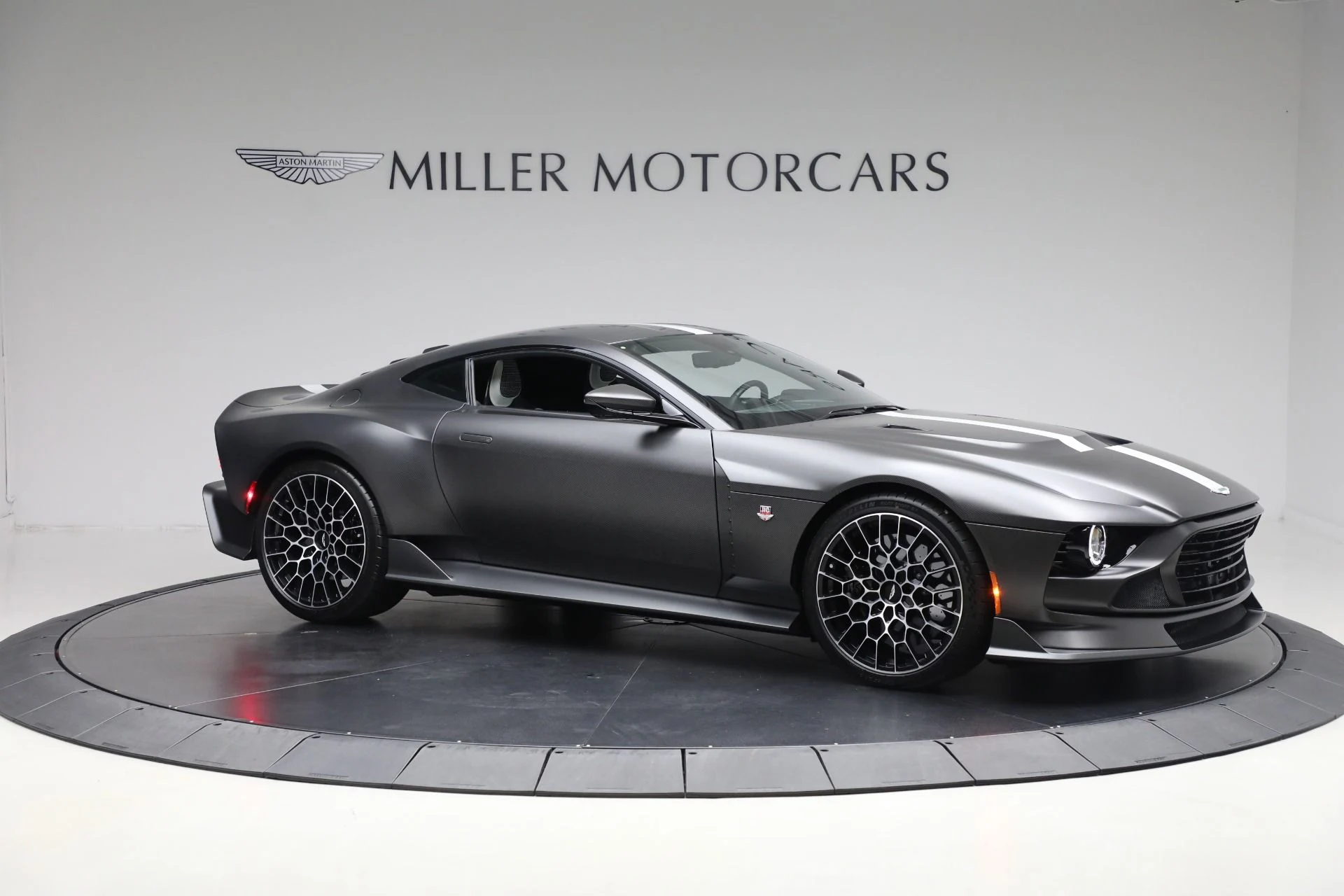 mph009_1289998123_New_2024_Aston_Martin_Valour_f151cbee7f