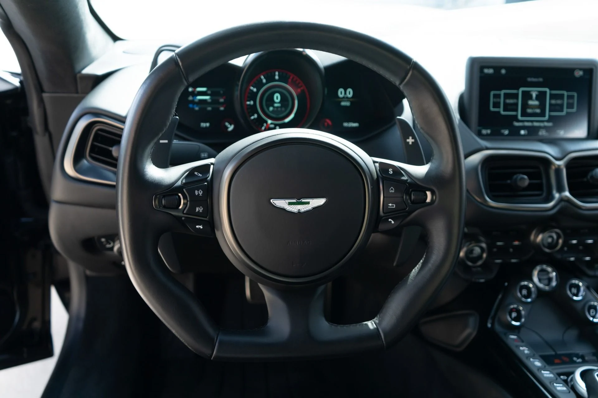 mph009_1301713482_Used_2019_Aston_Martin_Vantage_1789496200_7dbc5b1f7e
