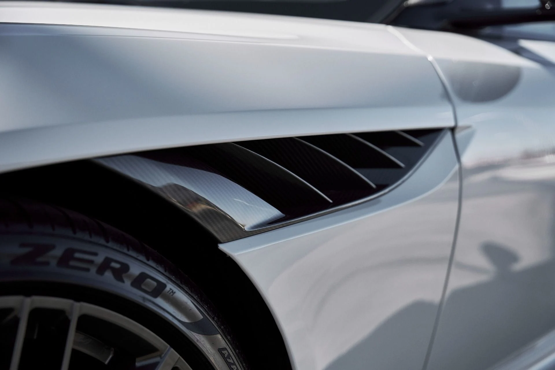 mph009_1308182109_Used_2023_Aston_Martin_DBS_Volante_1770513046_1286ac3cee