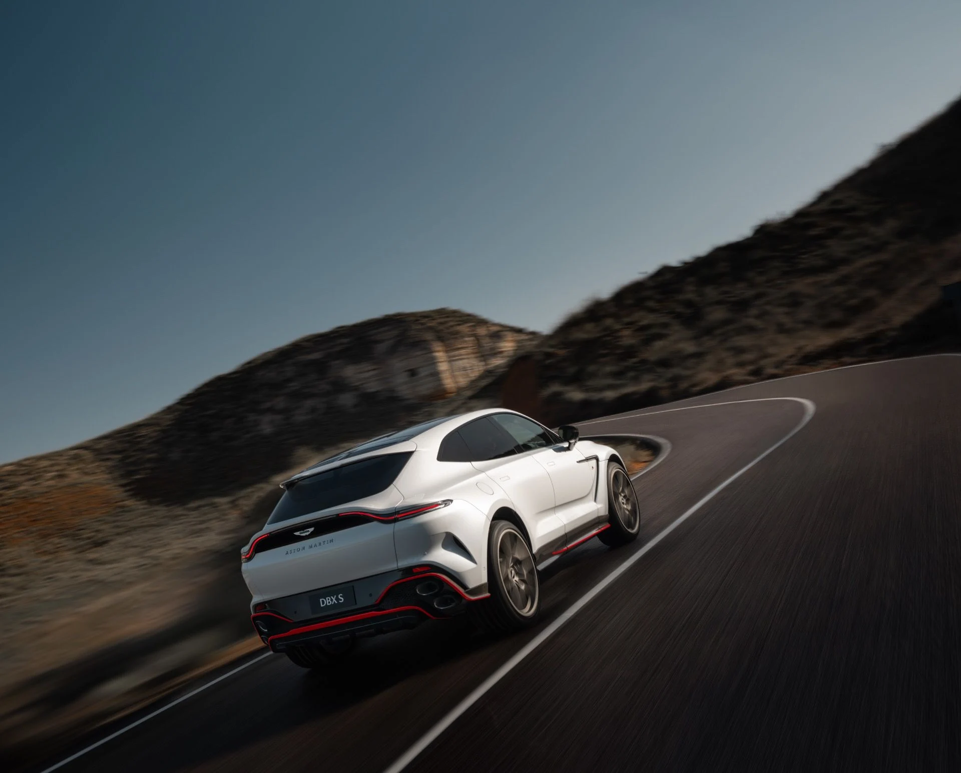 mph009_1313351491_New_2026_Aston_Martin_DBX_S_fd735b660c