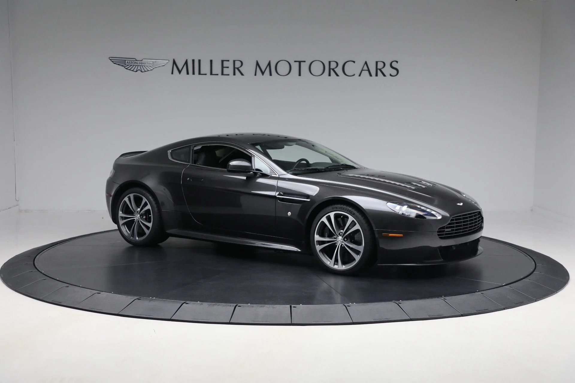 mph009_1313496705_Used_2011_Aston_Martin_V12_Vantage_b43c8a3d5b