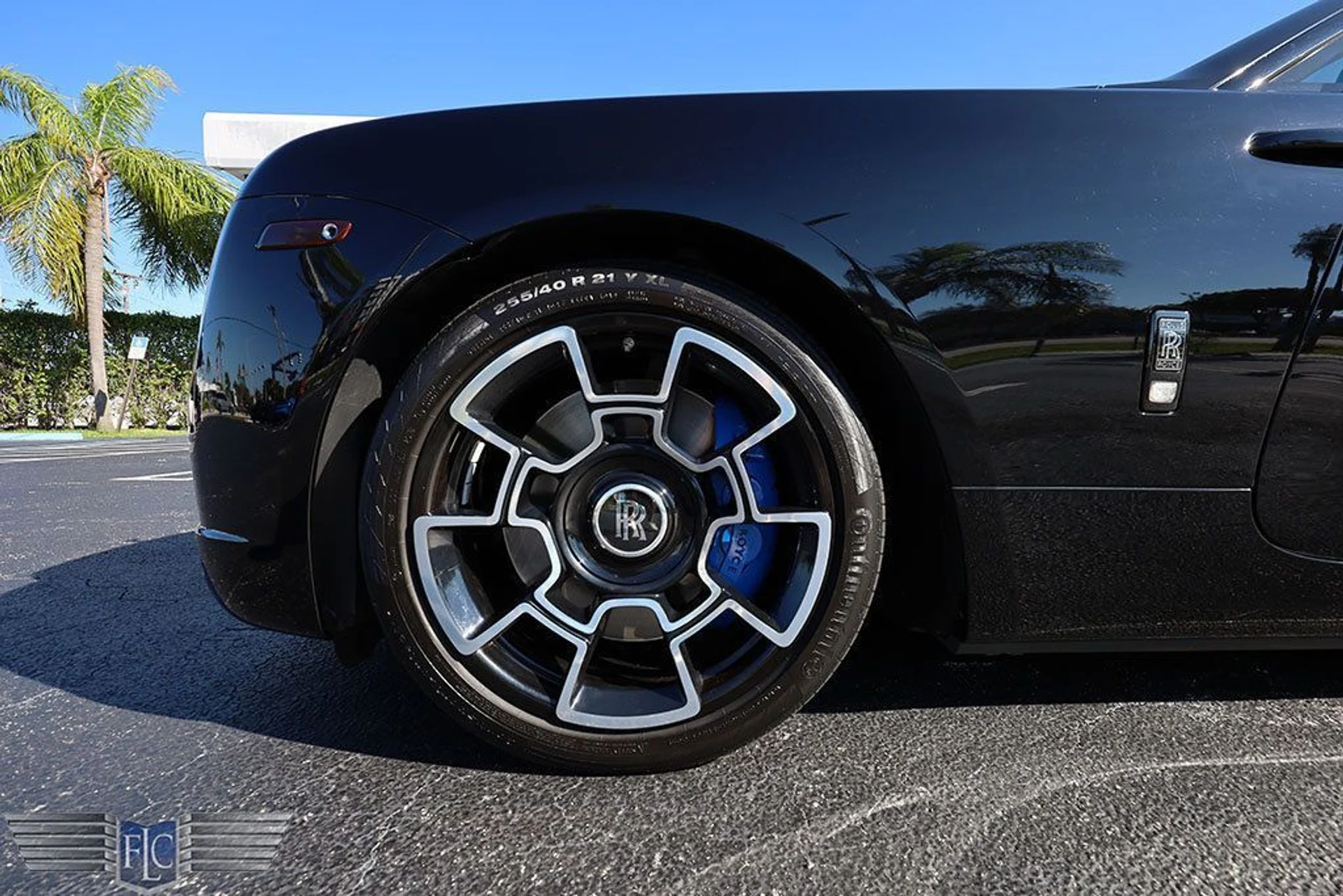 mph009_1316784844_used_2018_rolls_royce_dawn_blackbadgeconvertible_6305_22965393_10_1024_604bcbdd5e