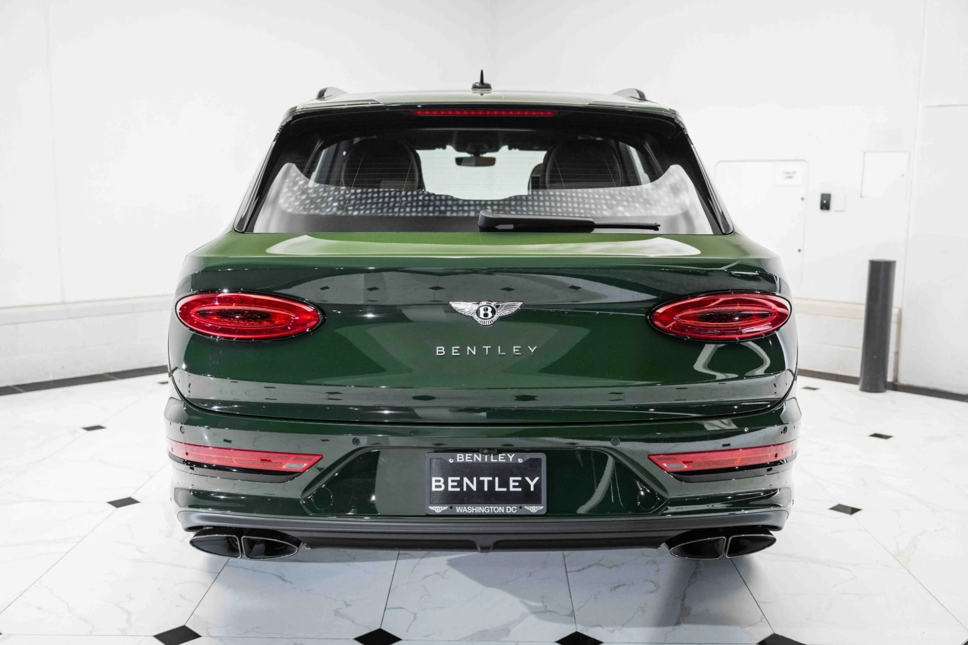 mph009_1321773941_Used_2024_Bentley_Bentayga_EWB_Azure_V8_1718899287_964fff103a