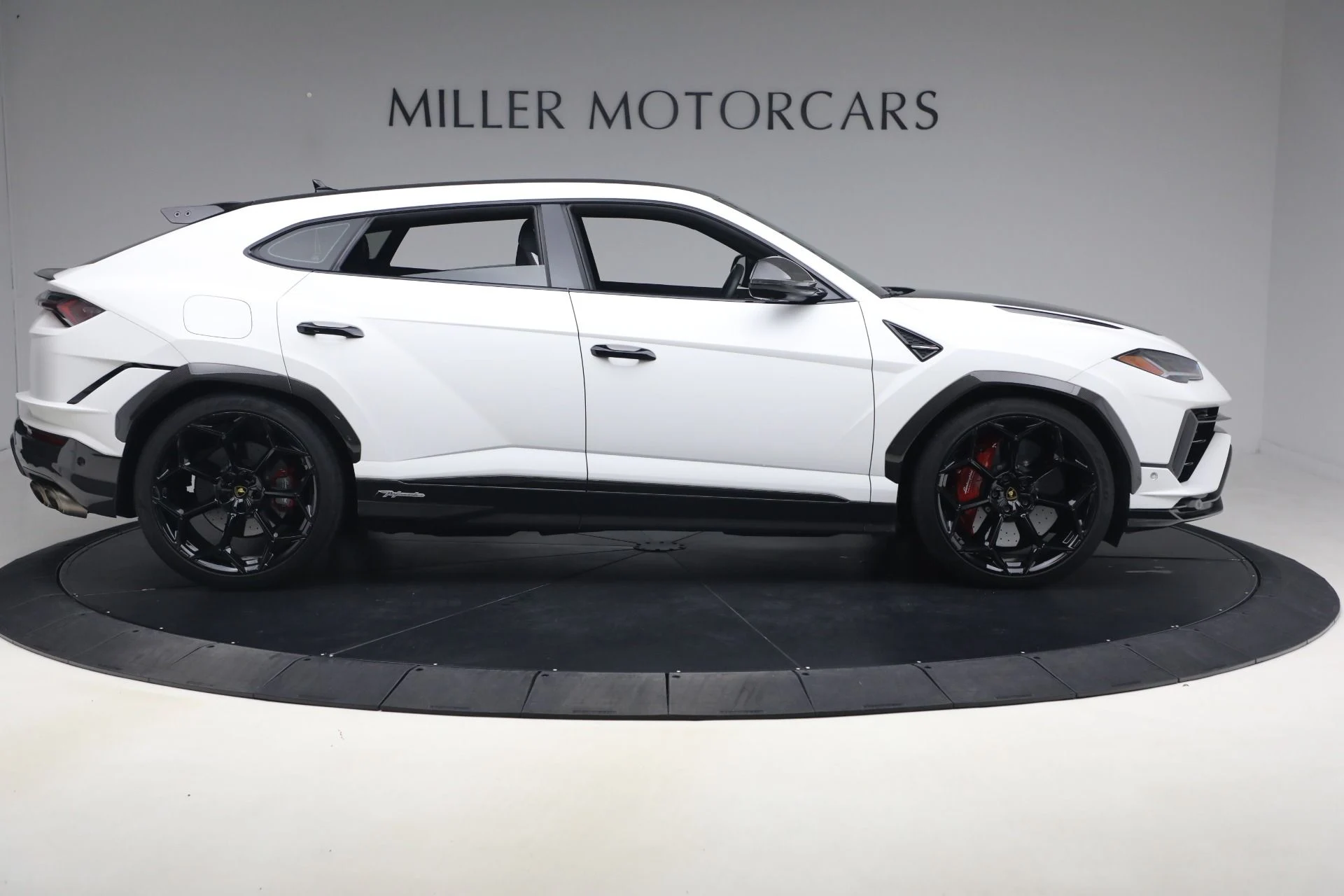 mph009_1336946286_Used_2024_Lamborghini_Urus_Performante_1775061171_9206562d32