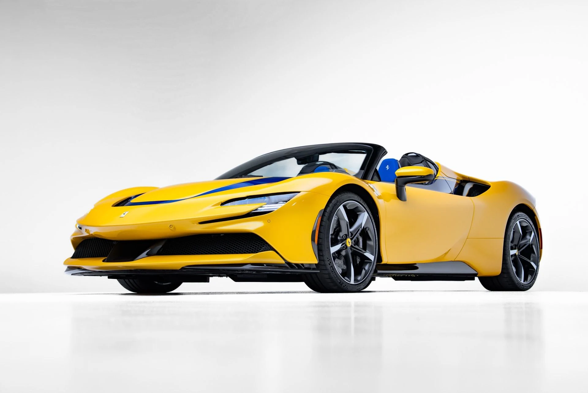 mph009_1359353515_Used_2023_Ferrari_SF_90_Spider_1773351376_612c13dcd8