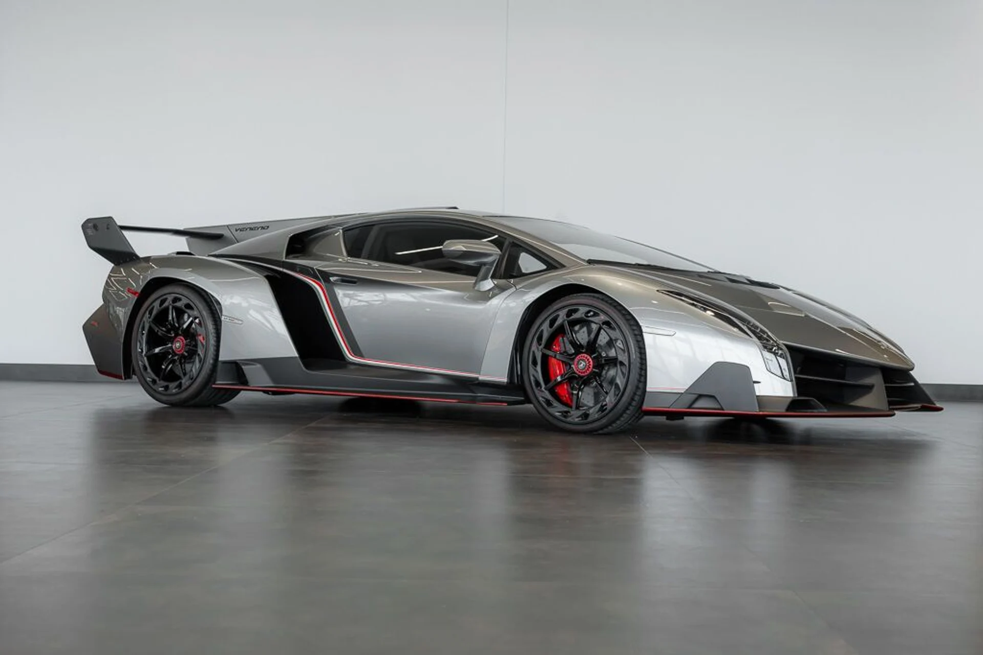 mph009_1365433745_lamborghini_veneno_2014_jpg_v_1779988126_dfc741448f