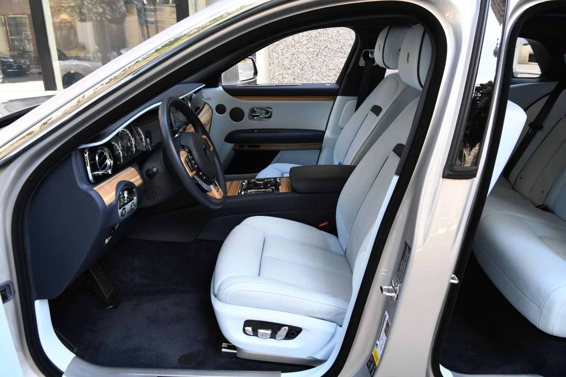 mph009_1370945516_9517_p11_l_63c0cf89e2