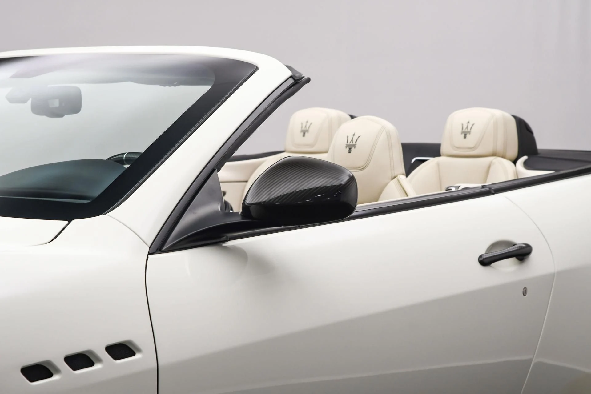 mph009_1371733601_Used_2018_Maserati_Gran_Turismo_Convertible_MC_1755159335_f10a1b437b