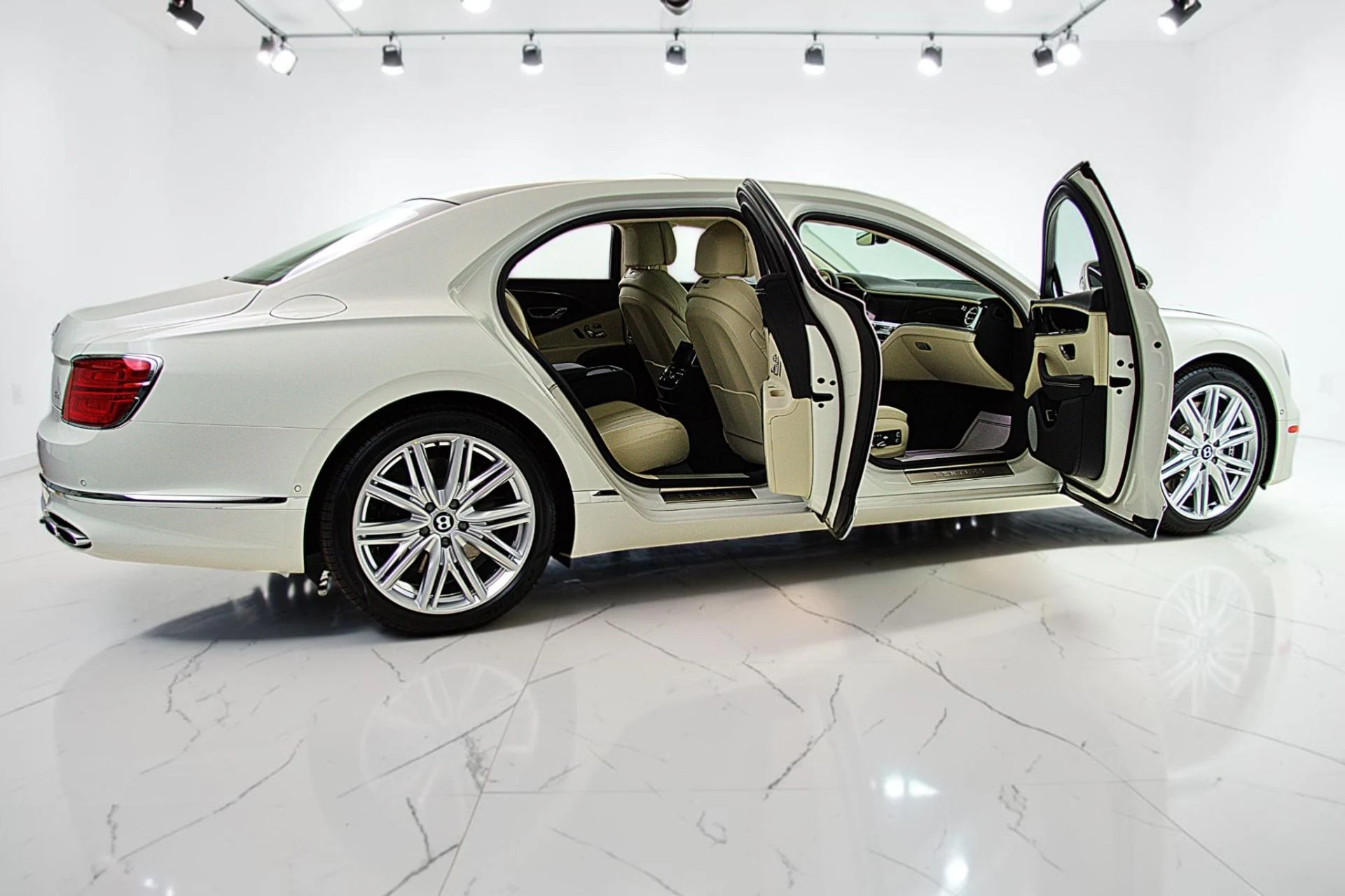 mph009_1373616824_Used_2023_Bentley_Flying_Spur_Hybrid_V6_LEASE_OPTIONS_AVAILABLE_6af8d5d6d1