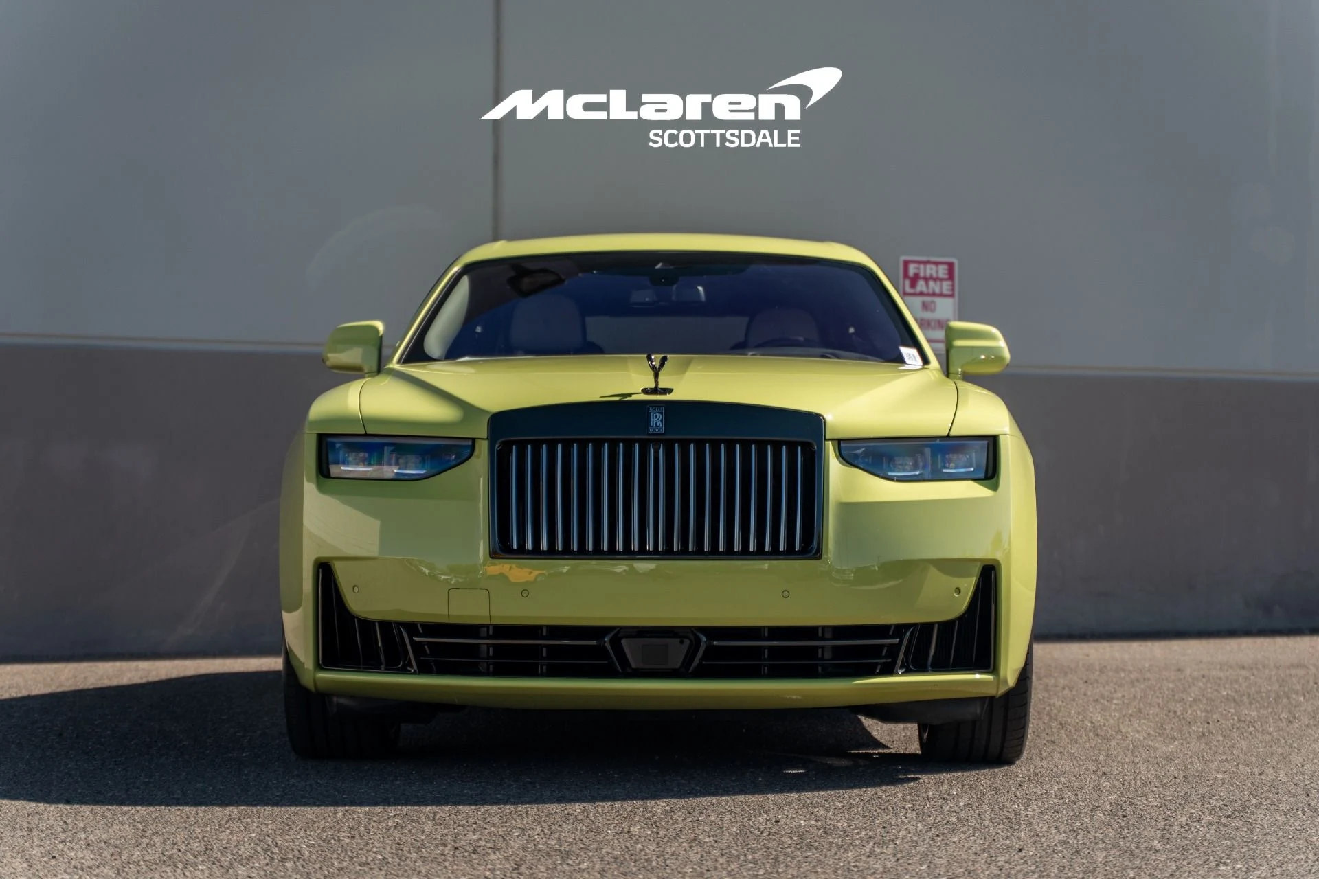 mph009_1381158304_Used_2025_Rolls_Royce_GHOST_1781282167_8188ba74eb