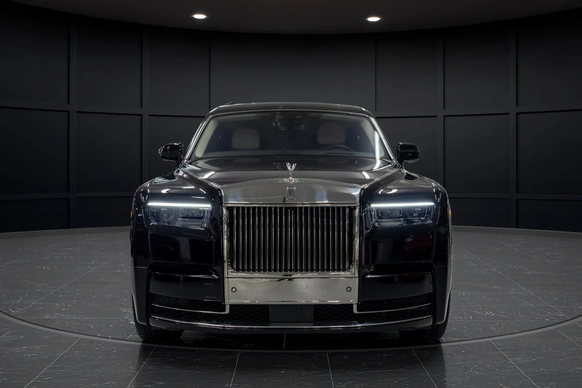 mph009_1395194931_79f6f7df_e97b_47ec_b59e_9776506fa401_202420_Rolls_Royce20_Phantom20_Extended20_Wheelbase2028_SCATT_8_C02_RU_22331429_8_a1c3e4f012