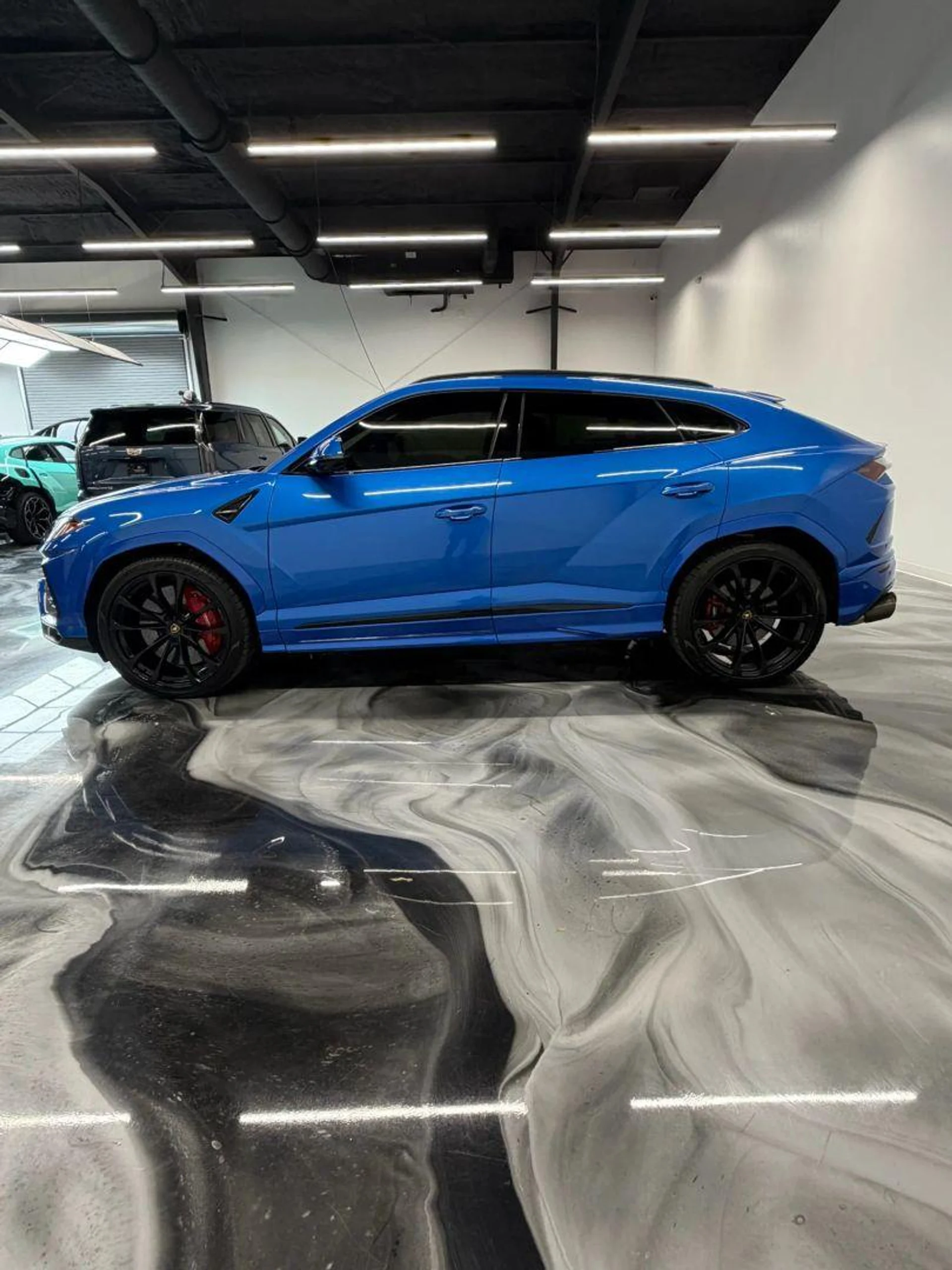 mph009_1395727466_Used_2019_Lamborghini_Urus_Sport_Utility_4_D_1784105679_afc3b98228
