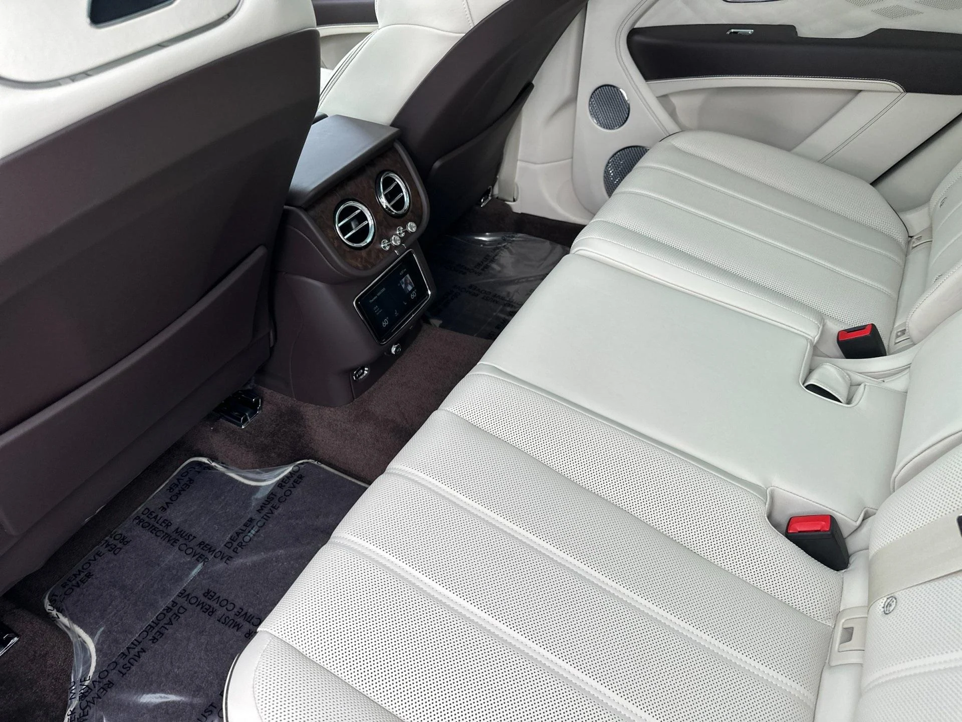 mph009_1396559581_Used_2025_Bentley_Bentayga_V8_1760604324_52ca7412a5