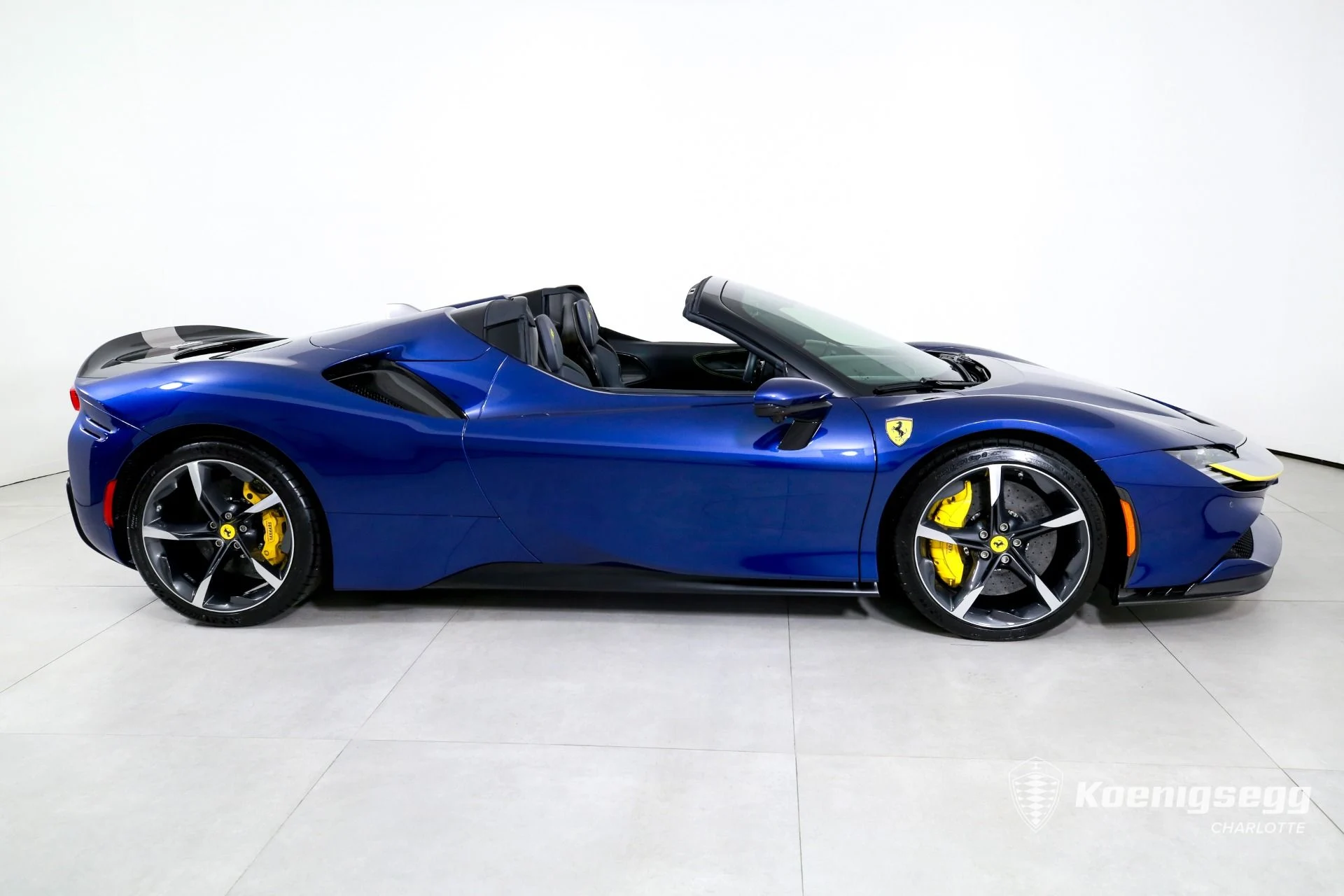 mph009_1404174928_Used_2022_Ferrari_SF_90_Spider_1775660040_468f3e8184