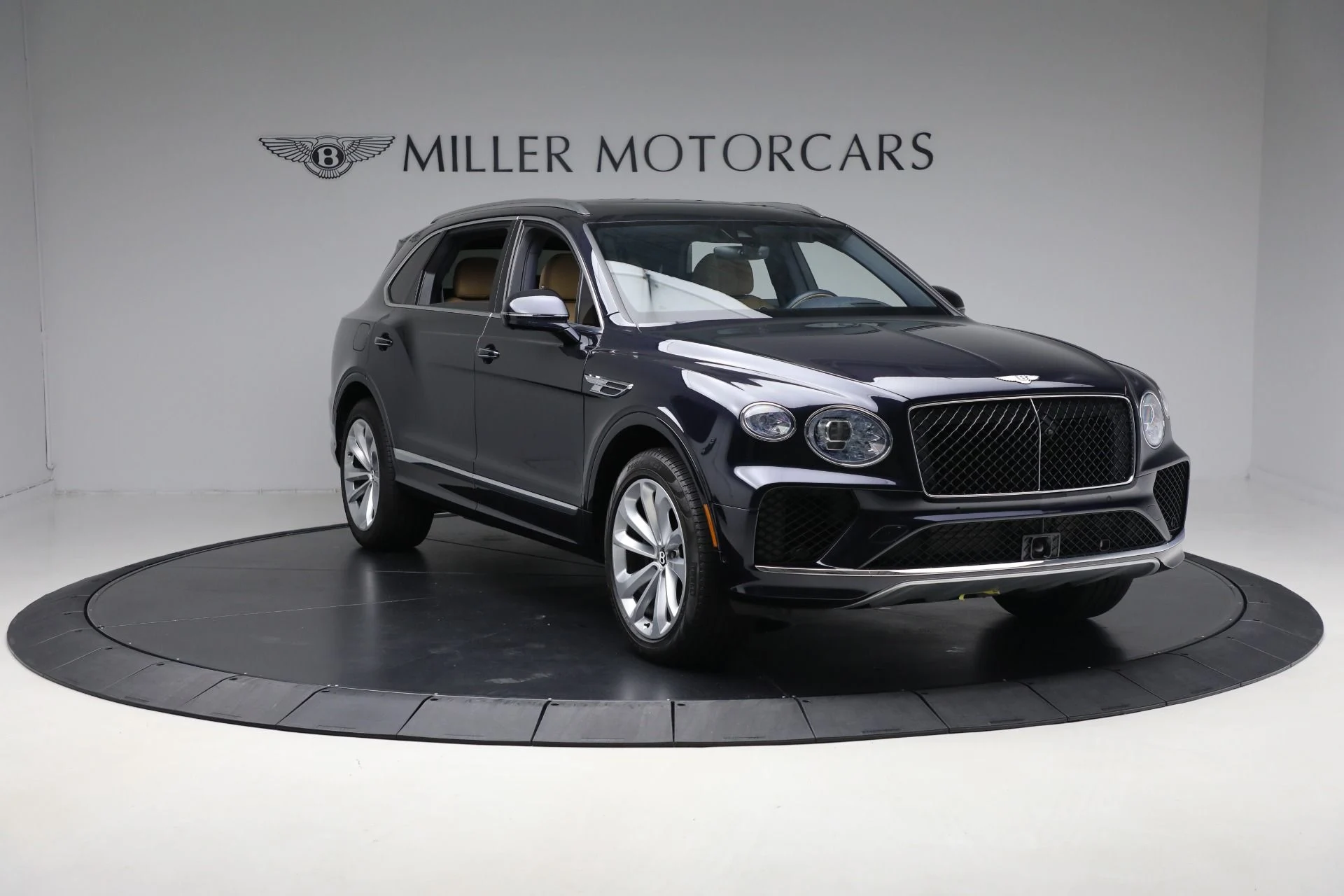 mph009_1412773585_Used_2024_Bentley_Bentayga_EWB_V8_51fb04a91d