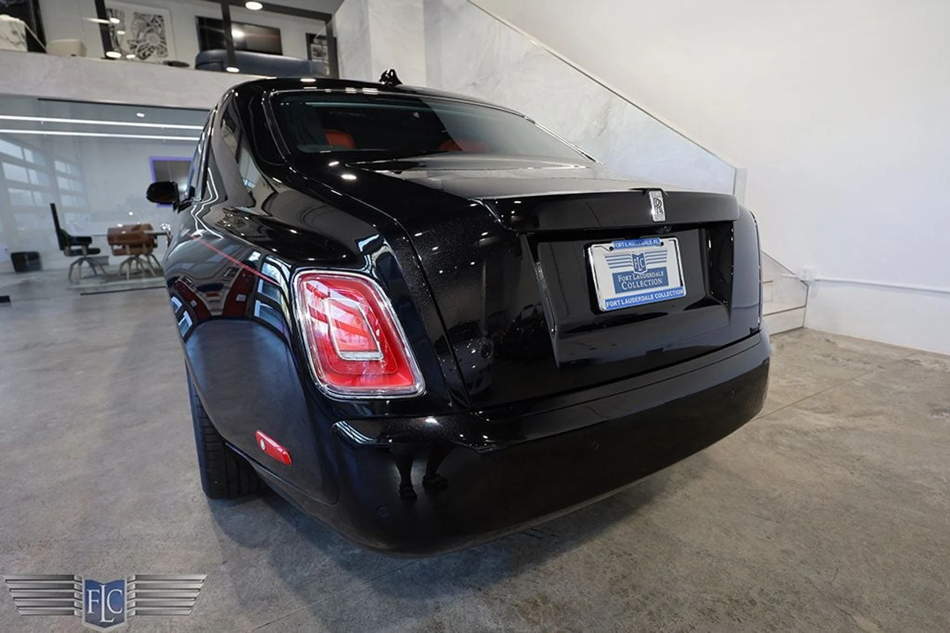 mph009_1414373843_used_2023_rolls_royce_phantom_extendedwheelbasesedan_9689_22919608_10_1024_54f0b40c27