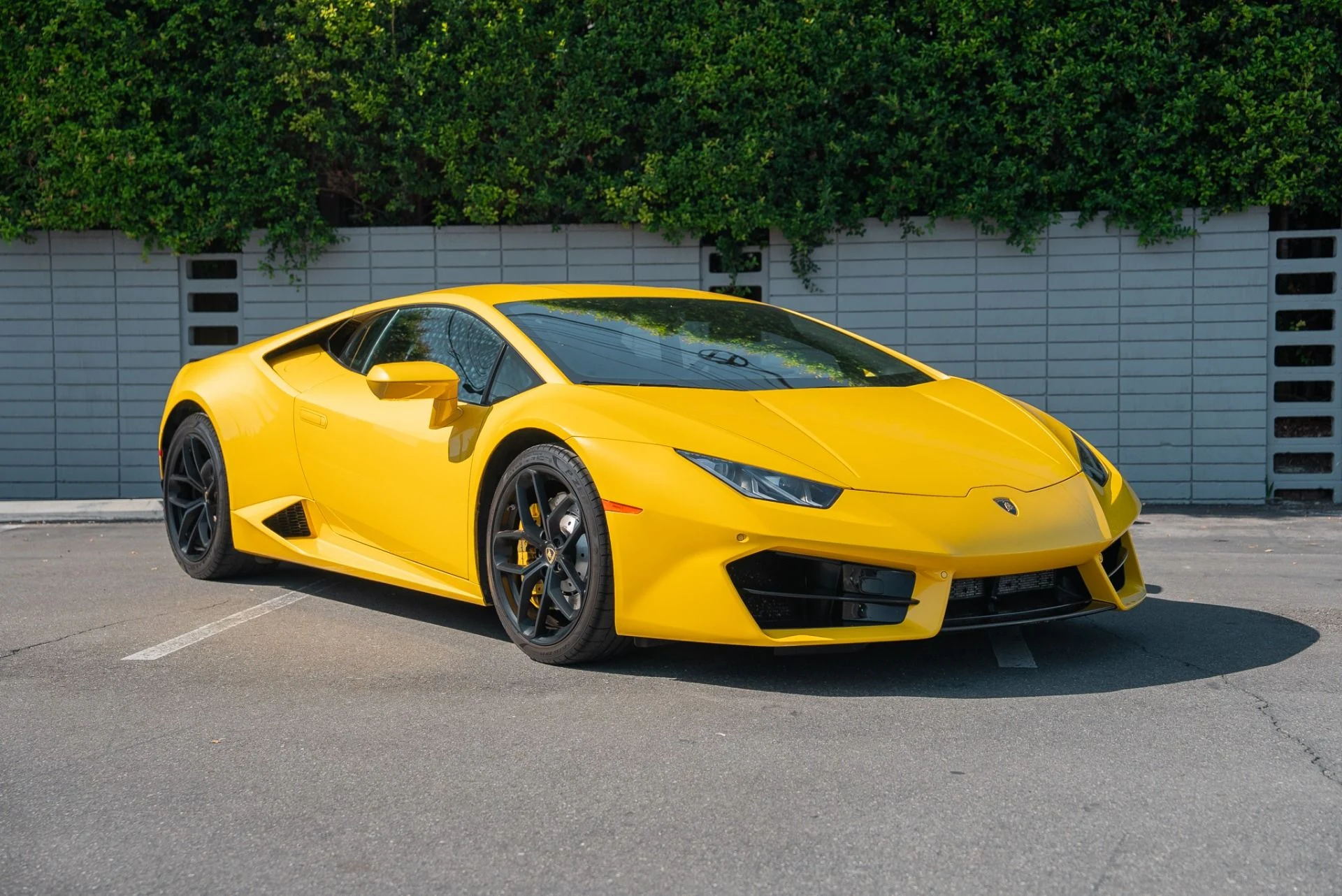 mph009_141635134_Used_2018_Lamborghini_Huracan_LP_580_2_1762289056_269109117b