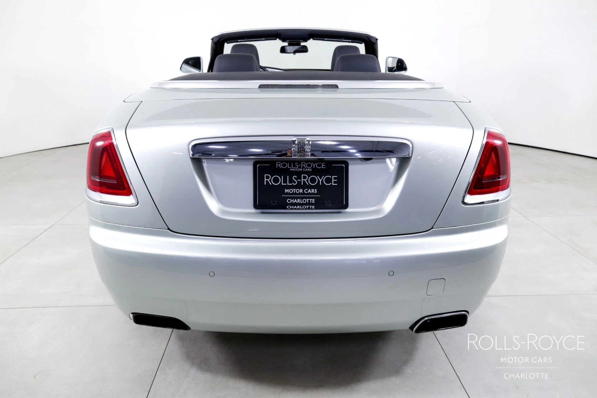 mph009_1423087659_Used_2017_Rolls_Royce_Dawn_1746196429_9dffb60f64