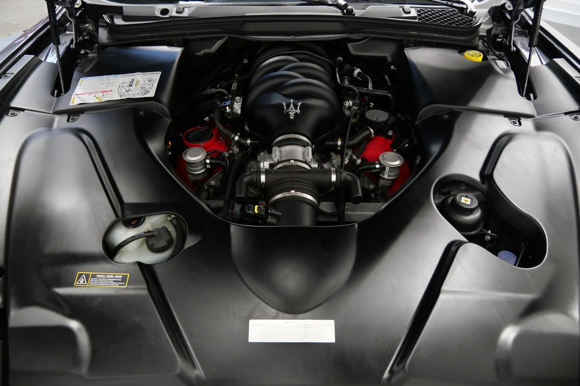 mph009_1430274688_Used_2019_Maserati_Gran_Turismo_Convertible_Sport_Rare_Color_Carbon_Fiber_Interior_Trim_1773689122_0dcf8ba5b1