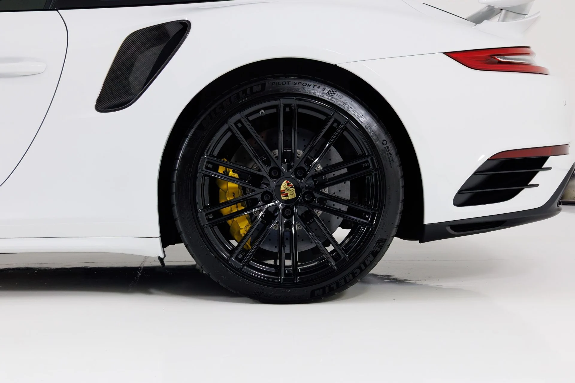 mph009_1431825919_Used_2019_Porsche_911_Turbo_S_1769802398_4ca6a366ea